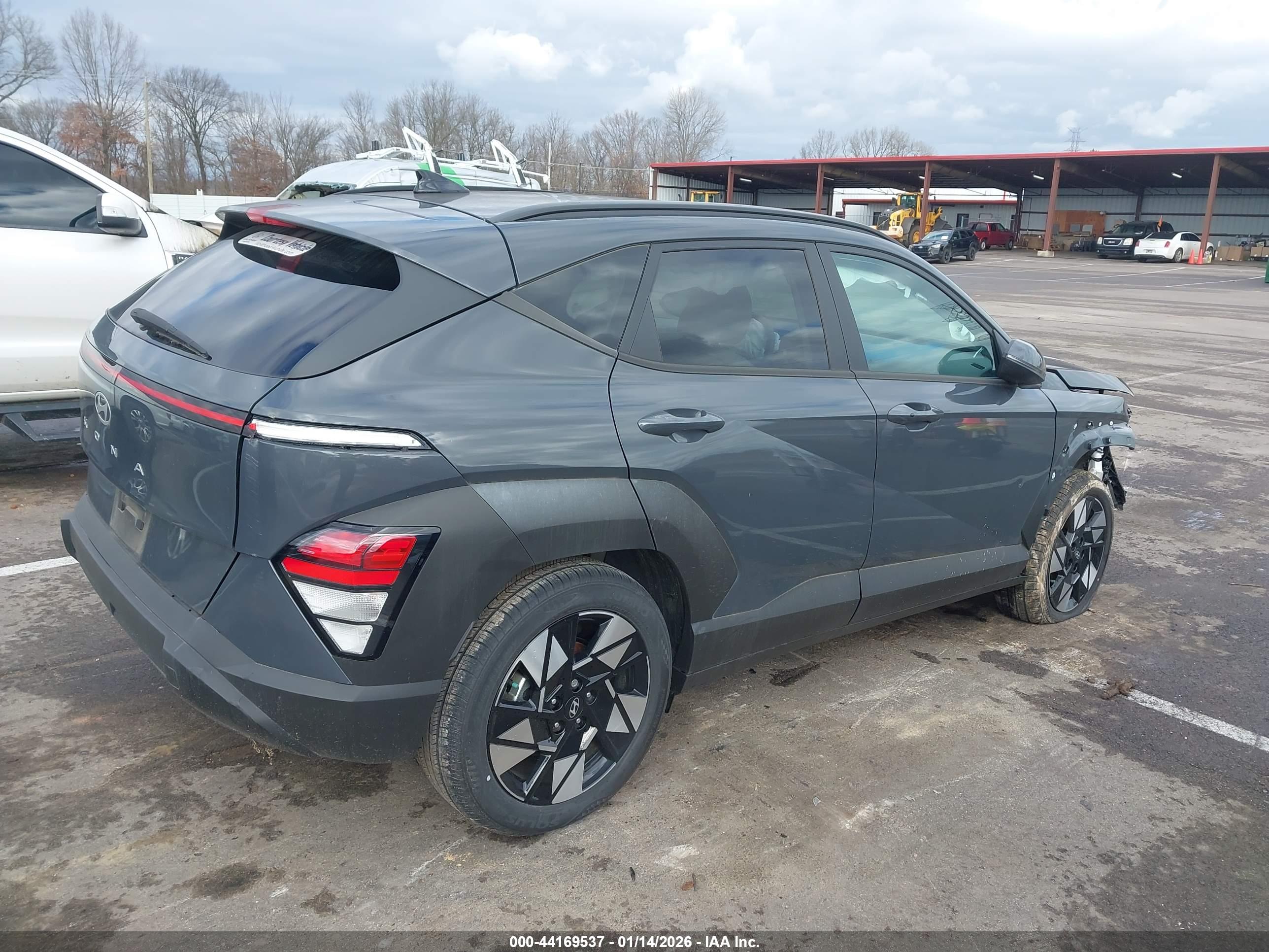 HYUNDAI KONA image 4