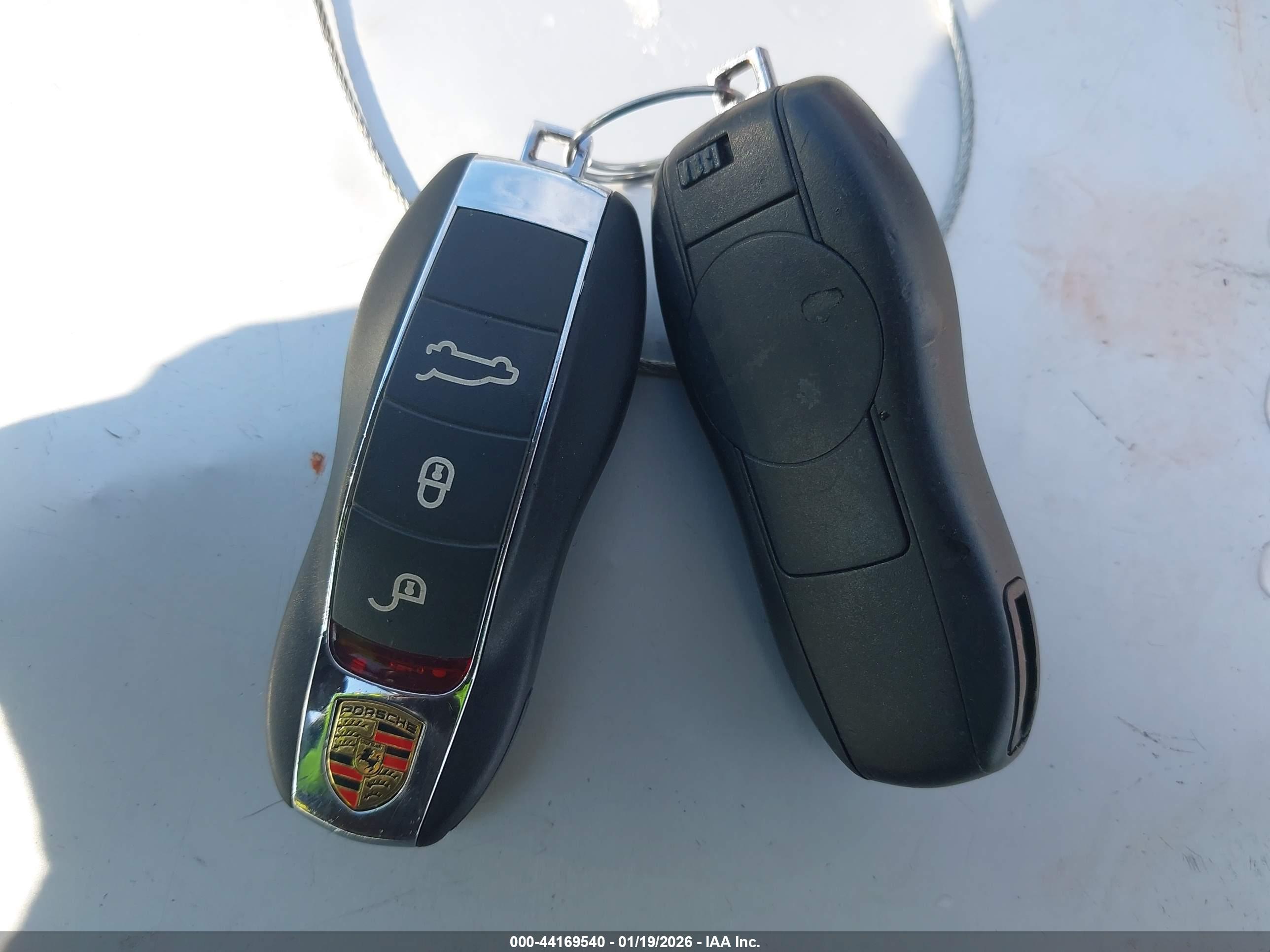 PORSCHE MACAN image 11