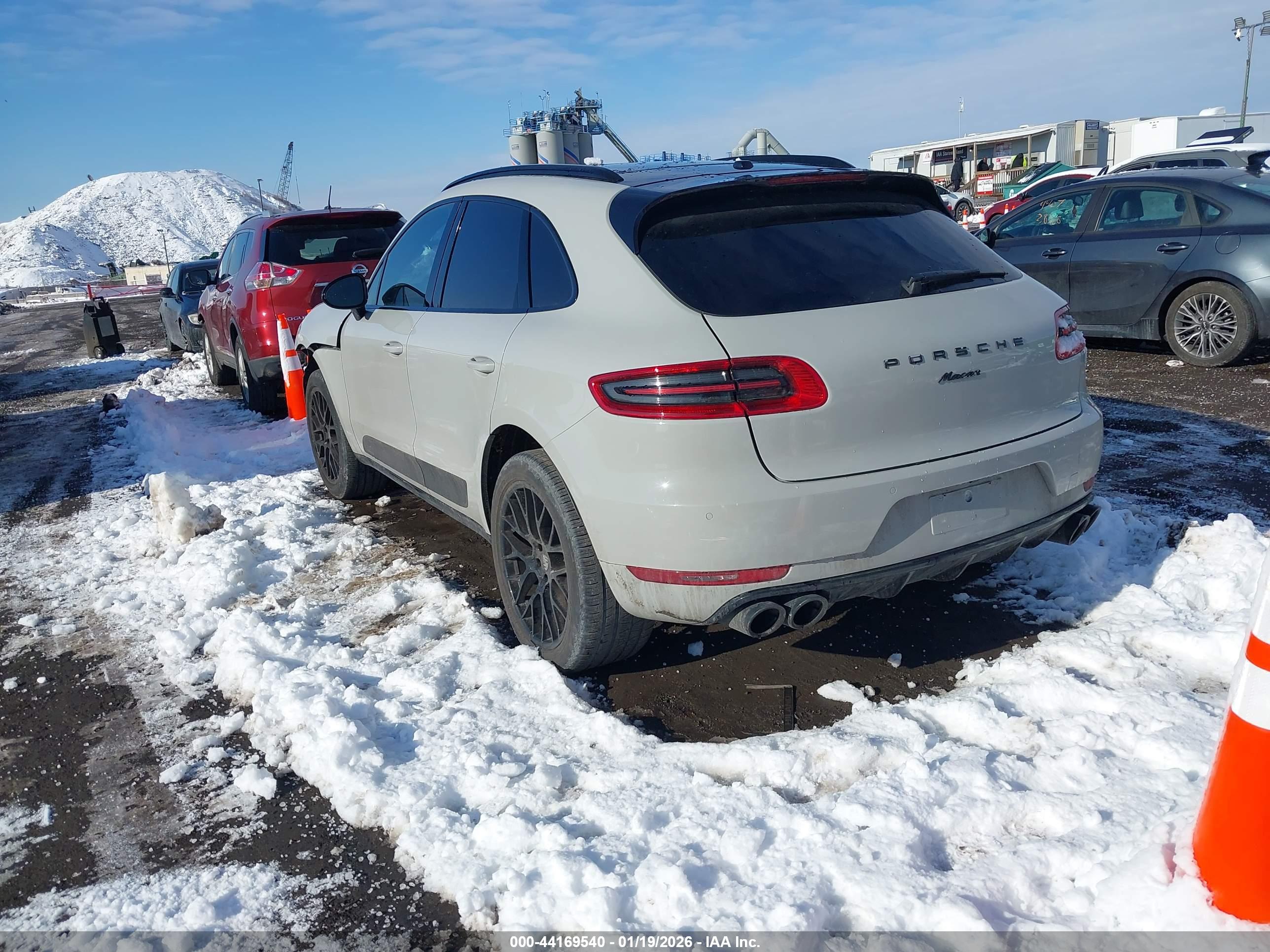 PORSCHE MACAN image 3