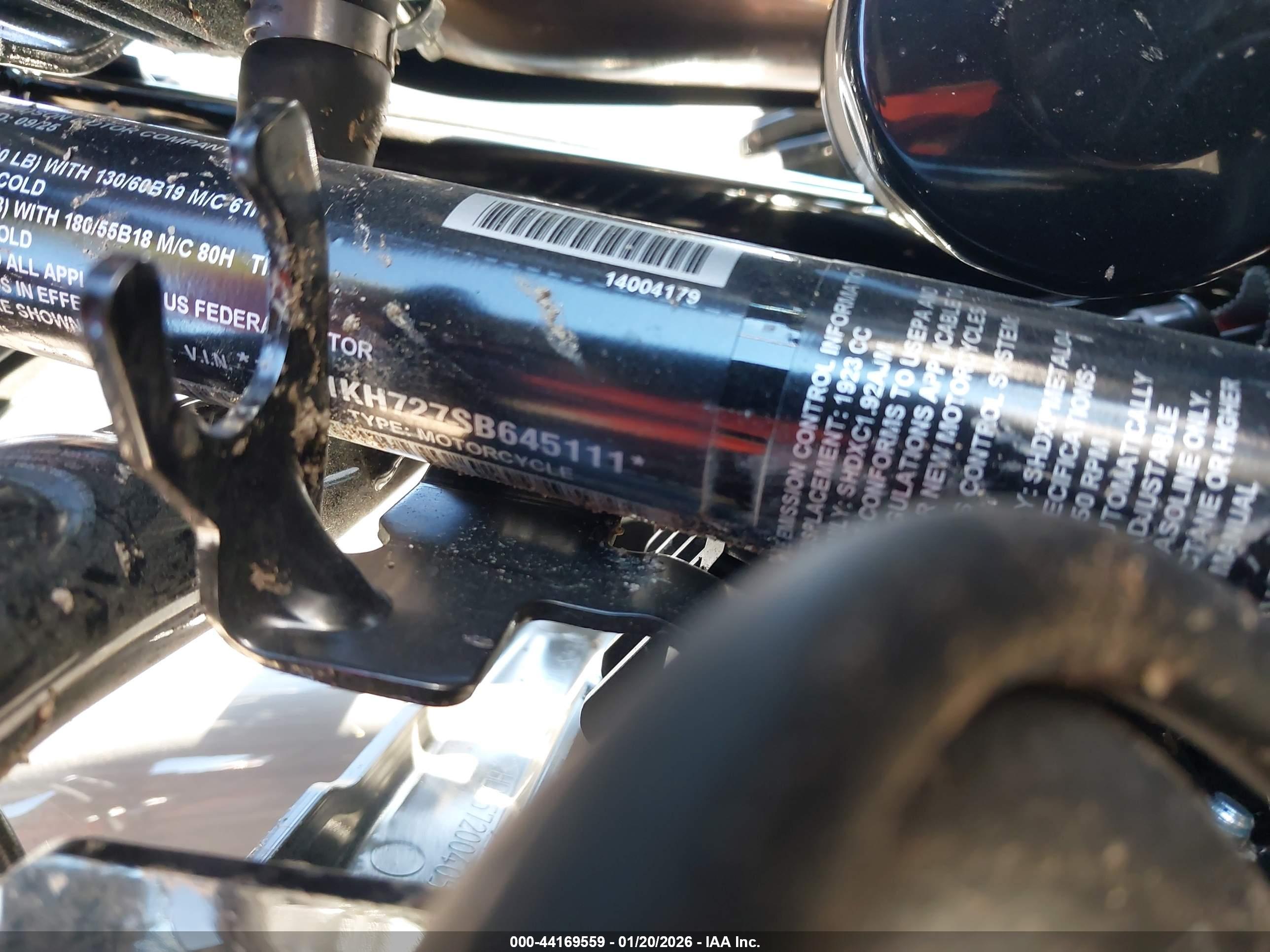 HARLEY-DAVIDSON FLTRX image 10
