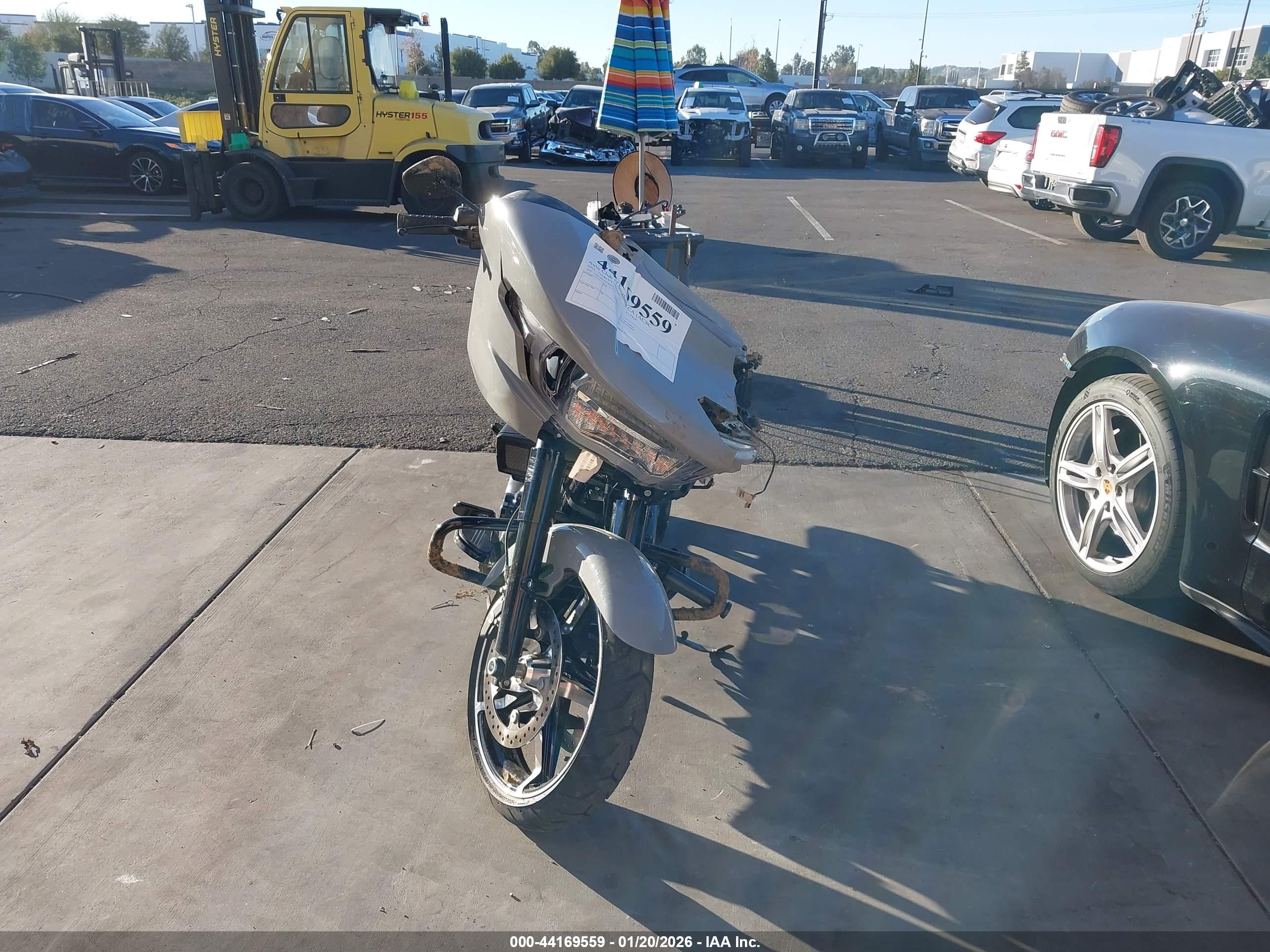 HARLEY-DAVIDSON FLTRX image 5