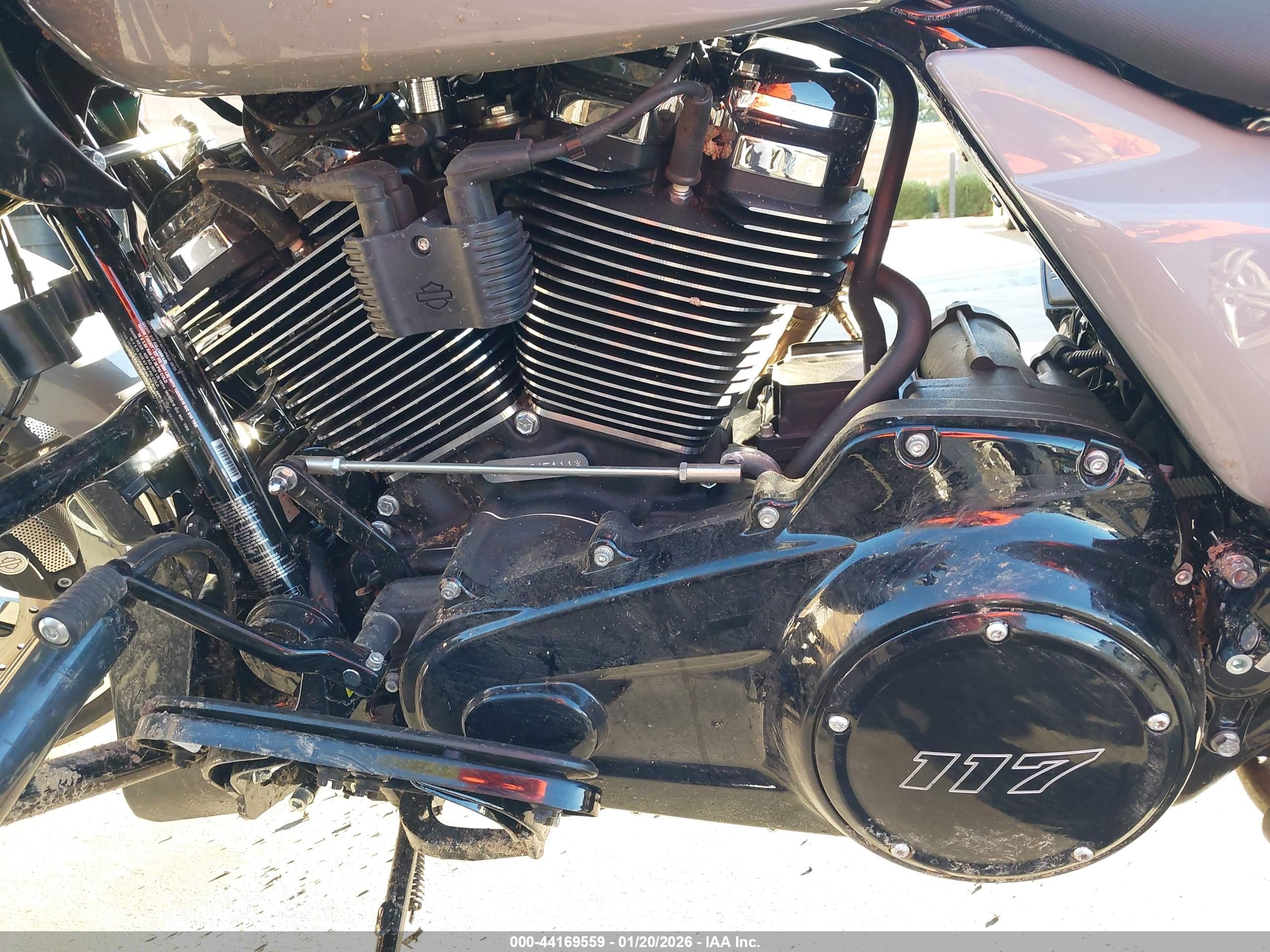 HARLEY-DAVIDSON FLTRX image 9