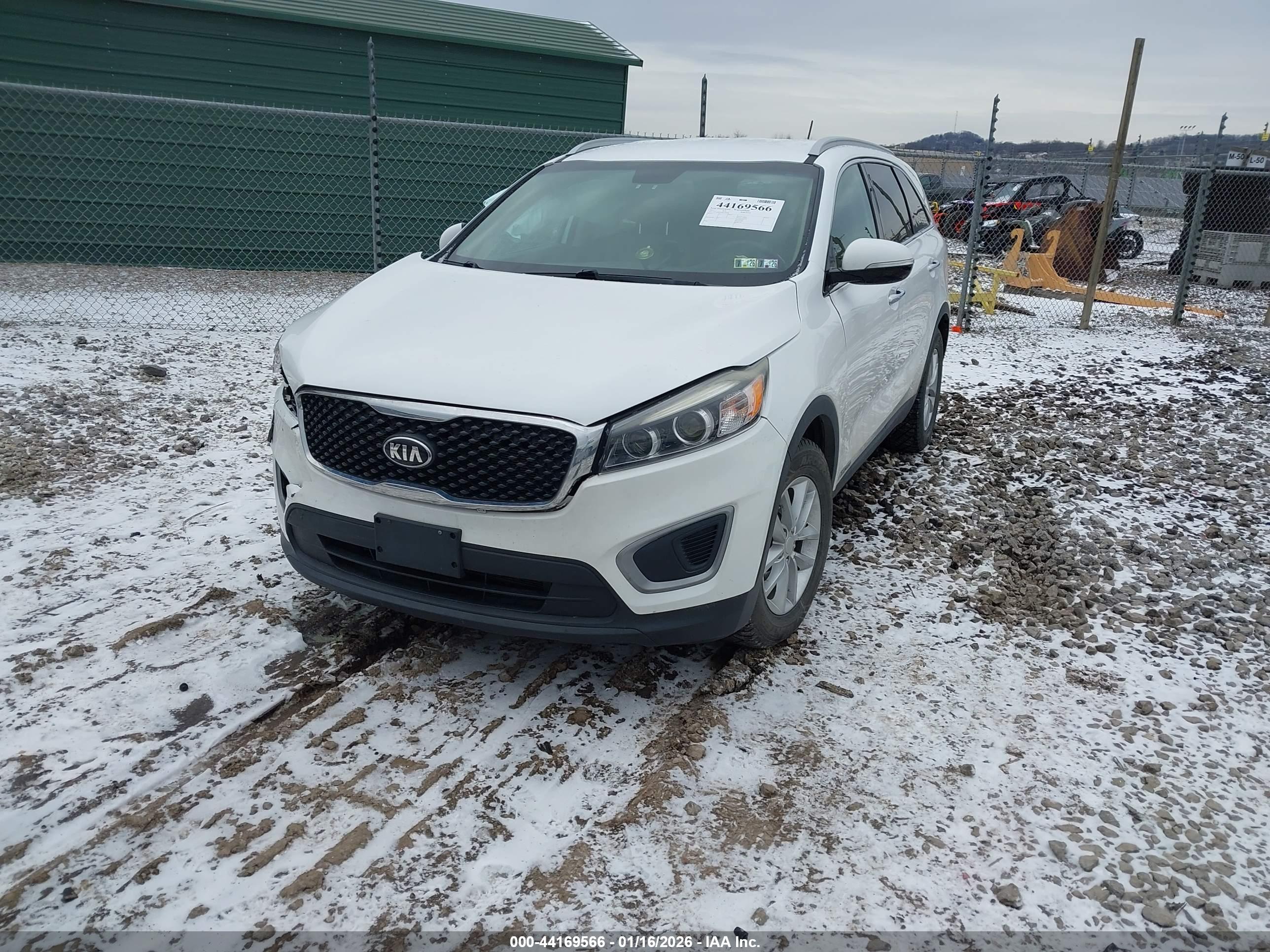 KIA SORENTO image 2