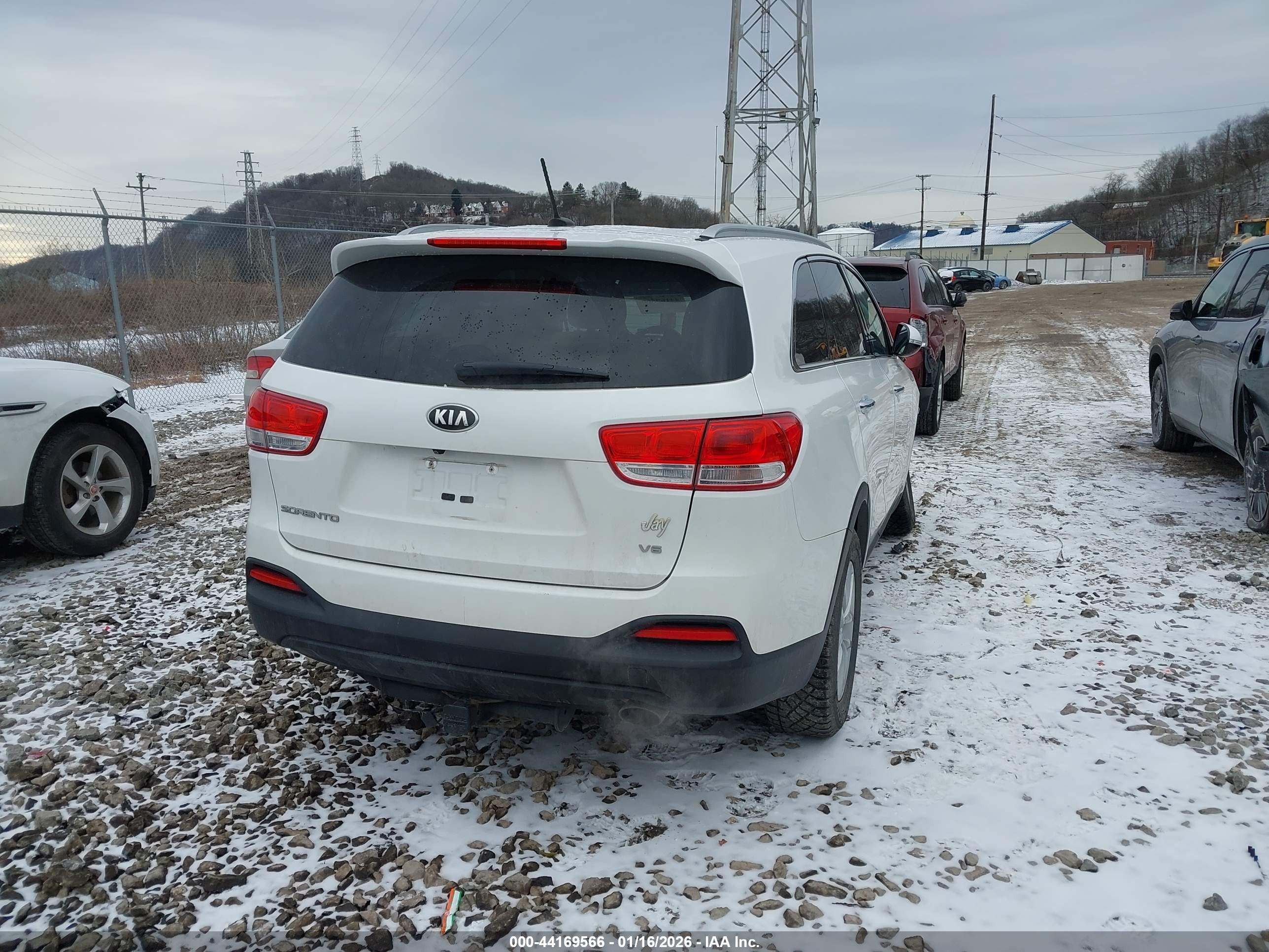 KIA SORENTO image 4