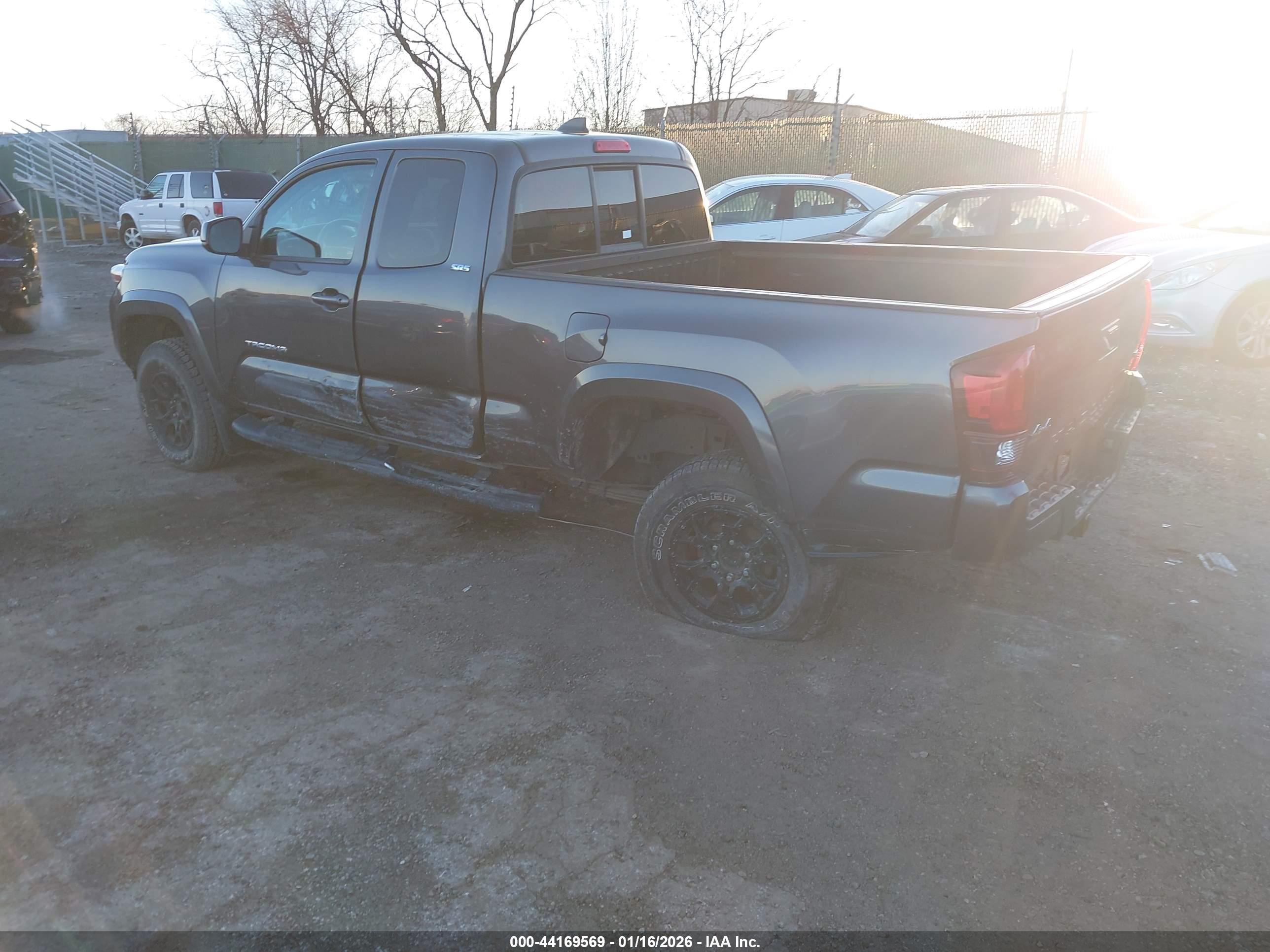 TOYOTA TACOMA image 3