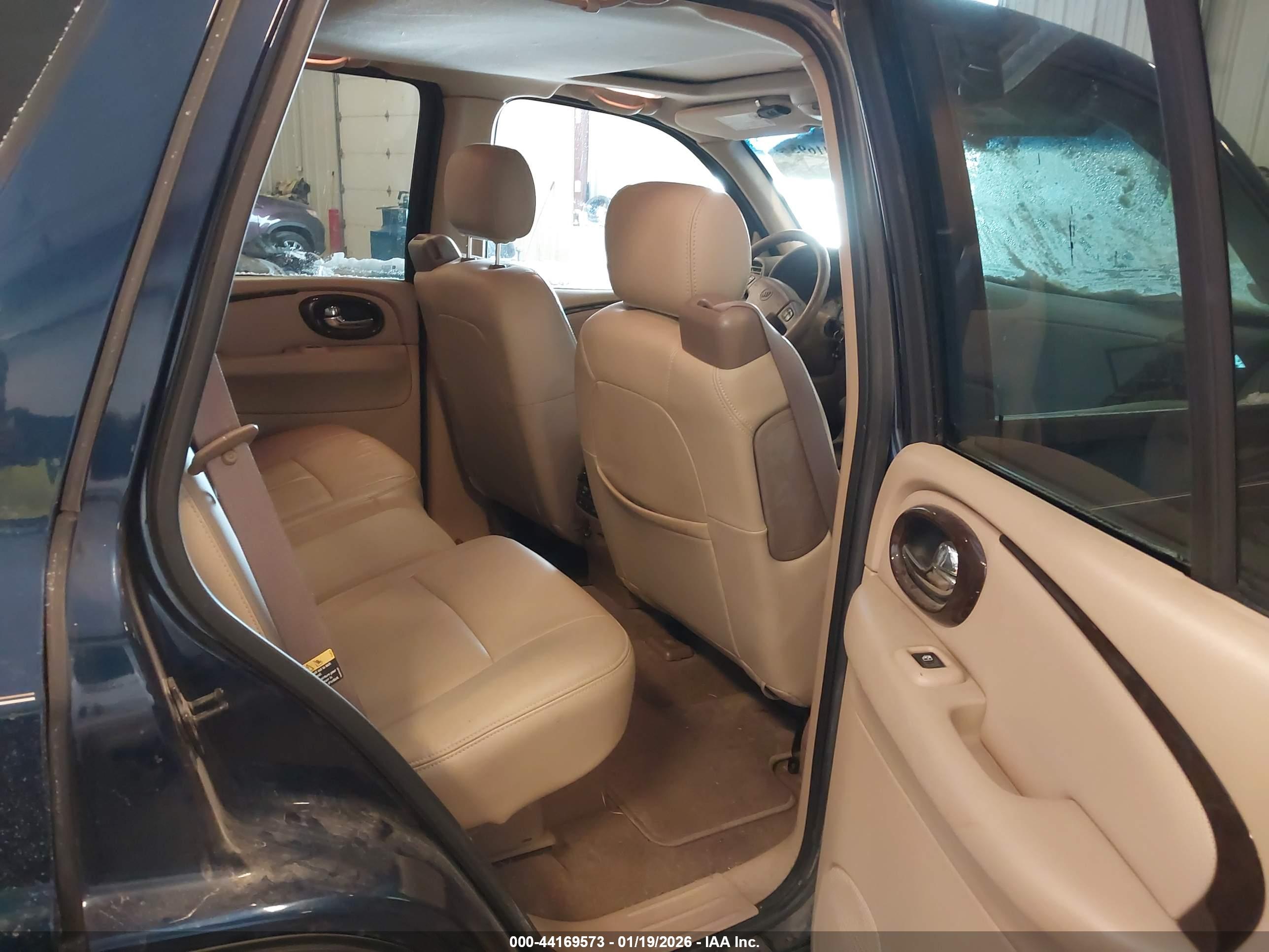 BUICK RAINIER image 8