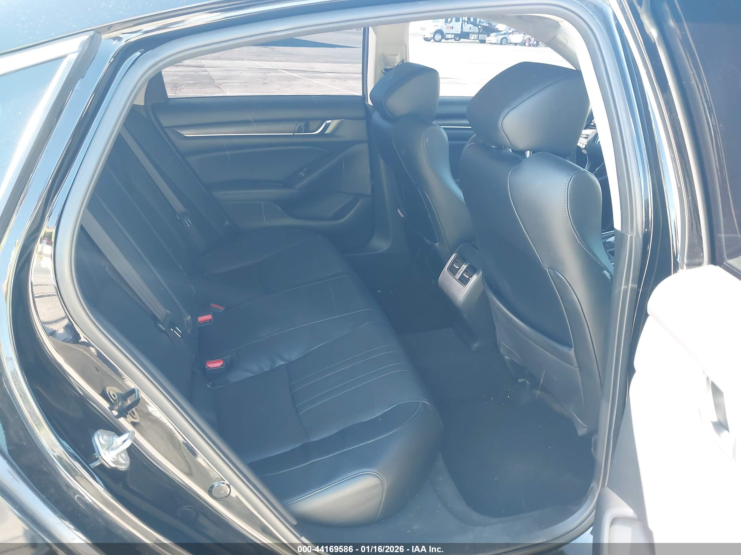 HONDA ACCORD image 8
