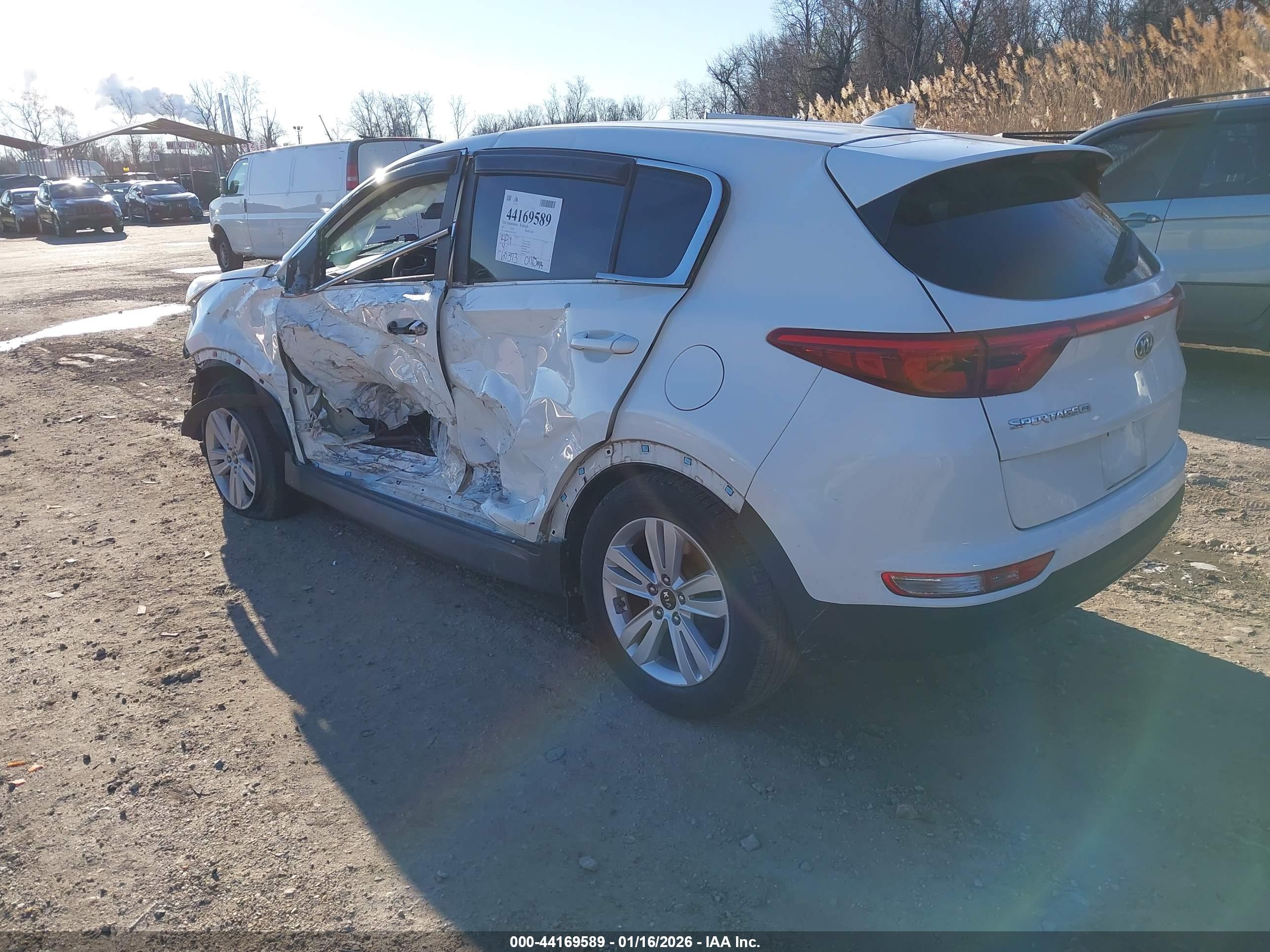 KIA SPORTAGE image 3