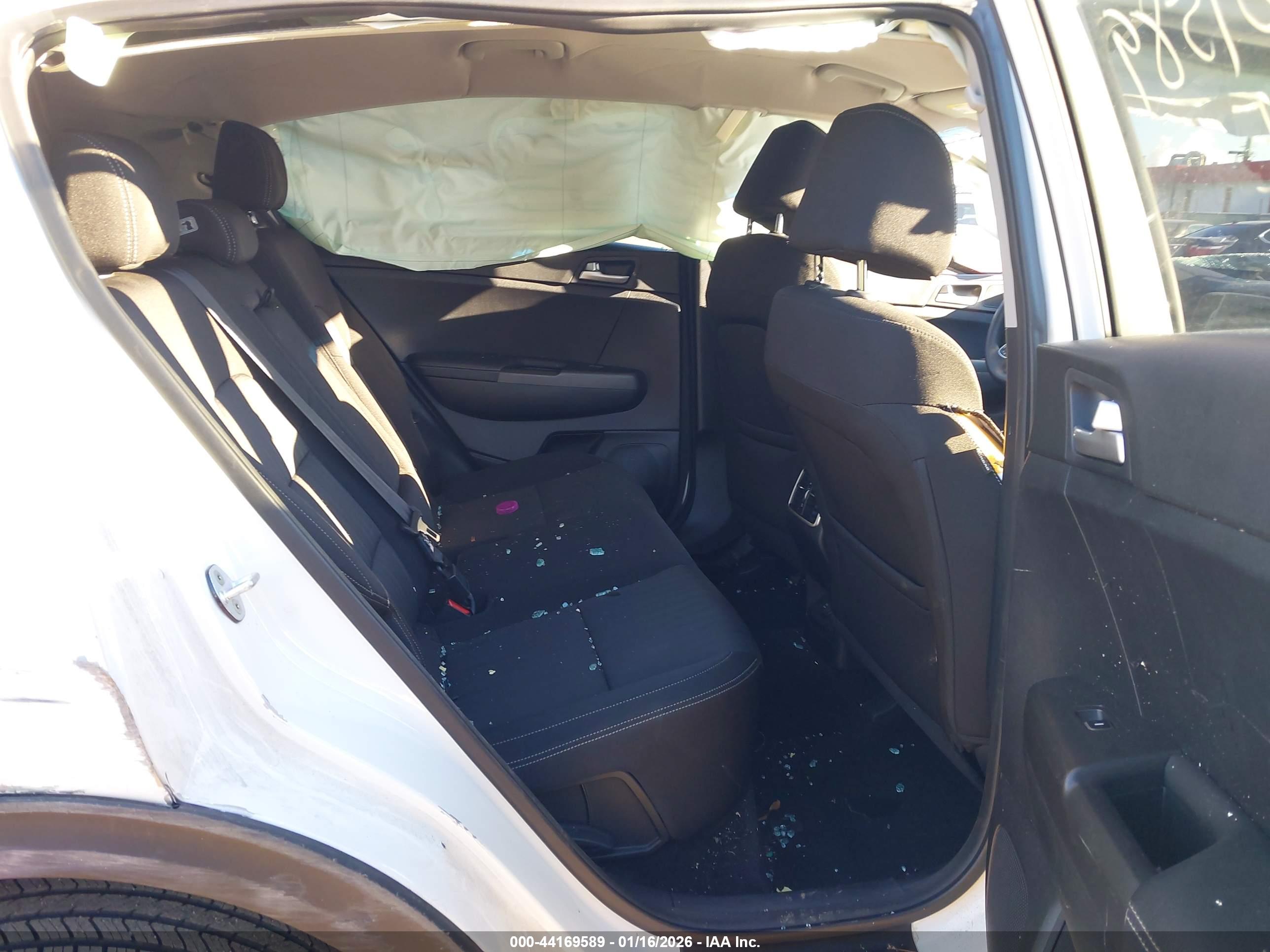 KIA SPORTAGE image 8