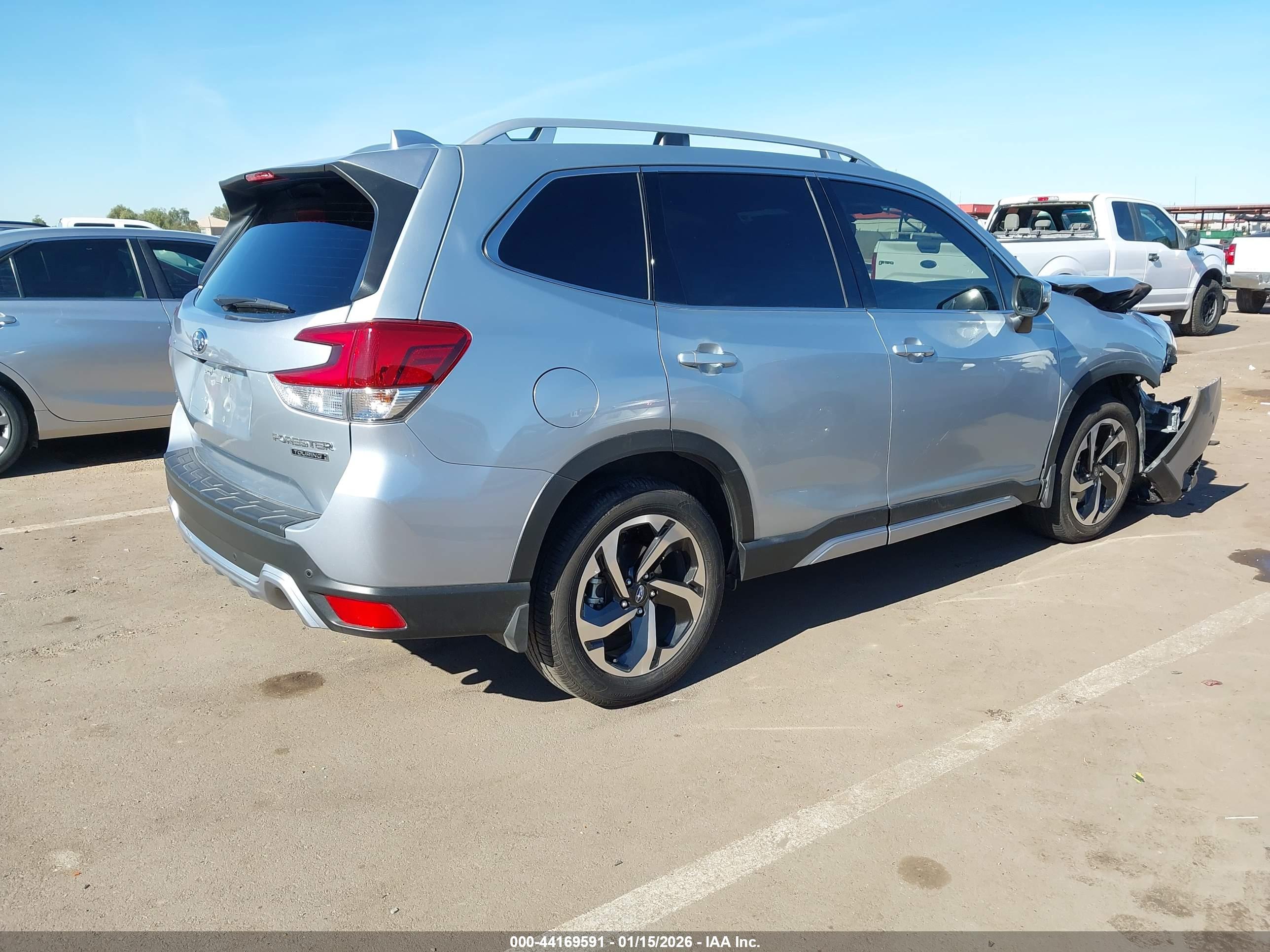 SUBARU FORESTER image 4