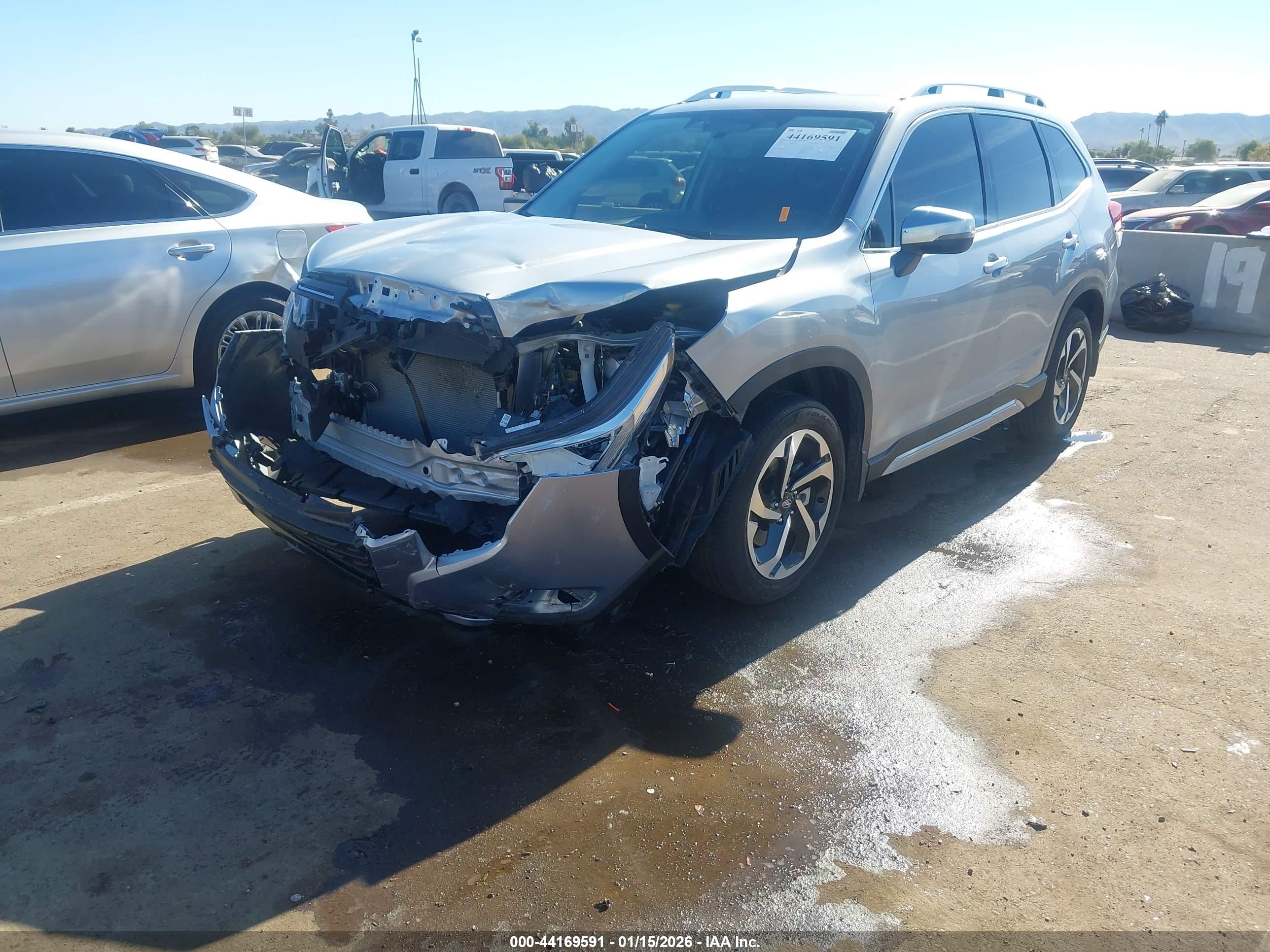SUBARU FORESTER image 6