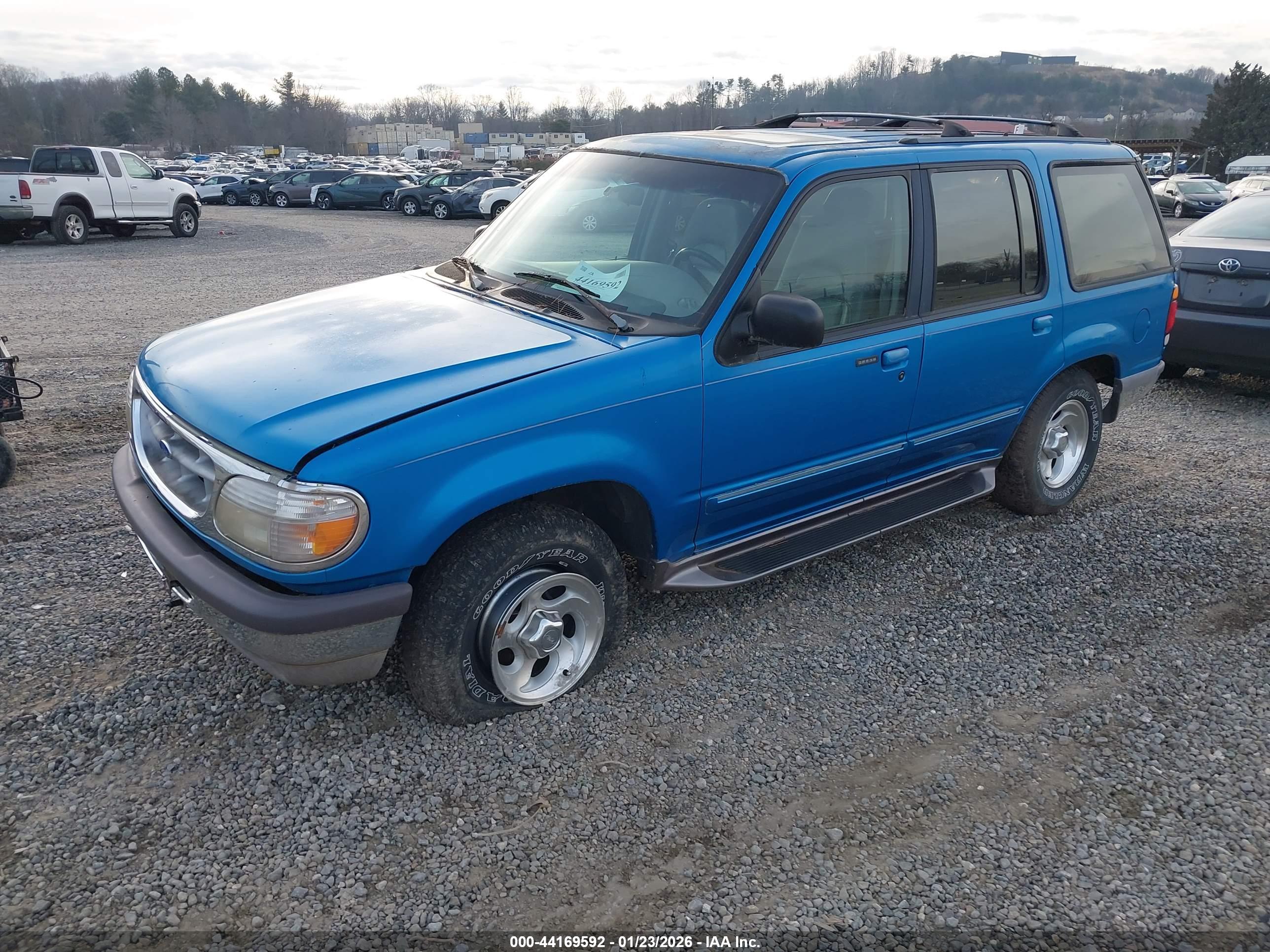 FORD EXPLORER image 2