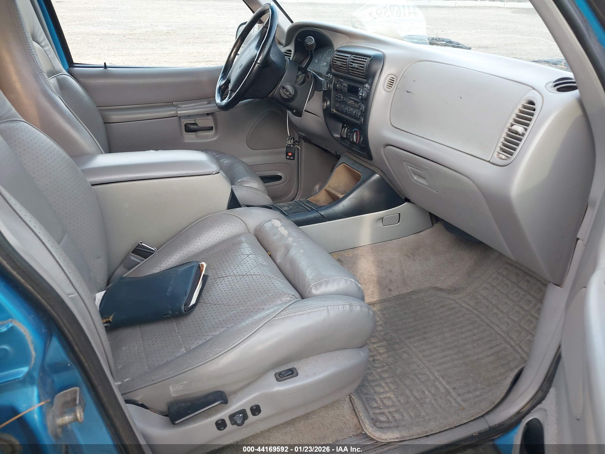 FORD EXPLORER image 5