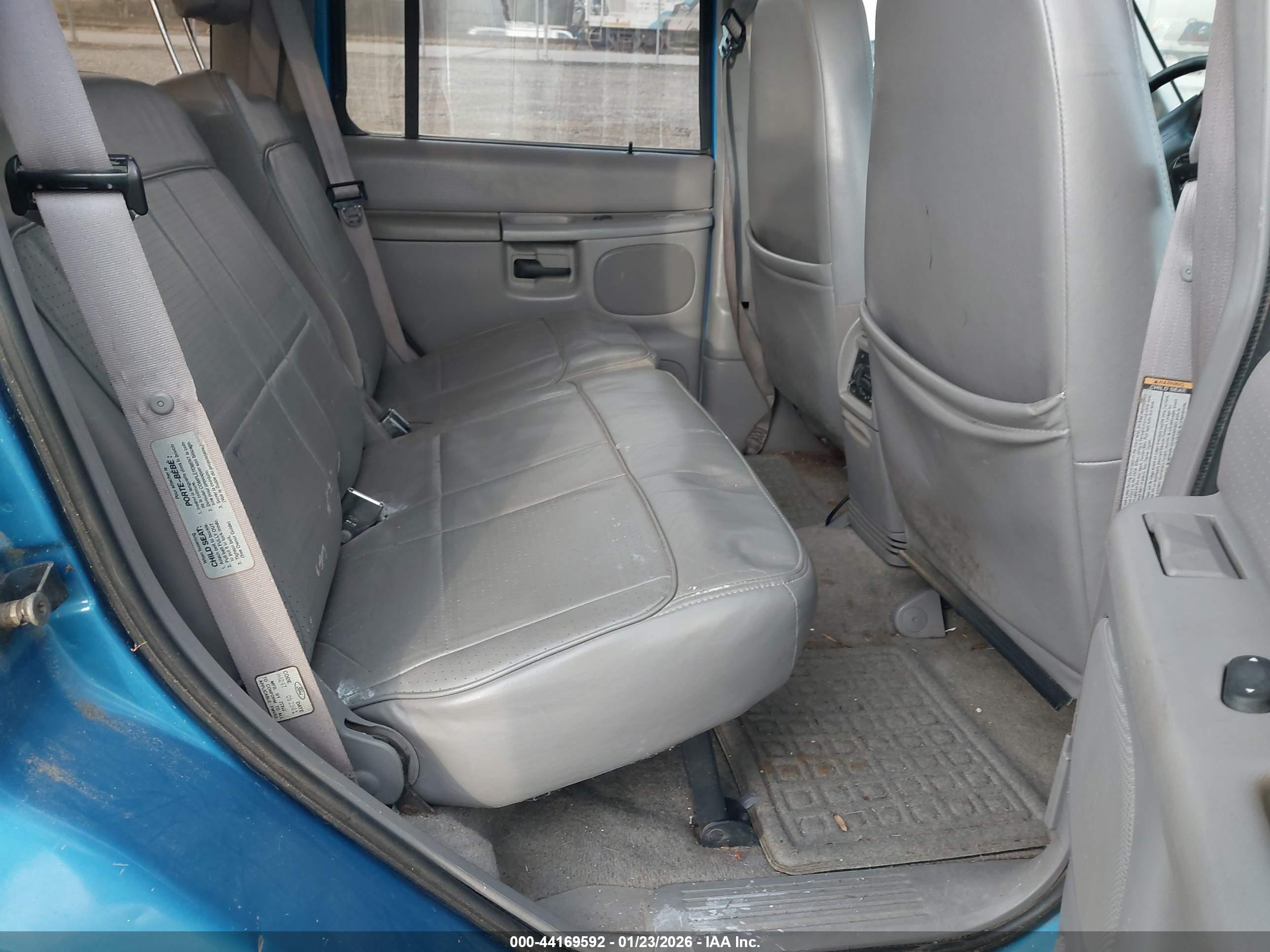 FORD EXPLORER image 8
