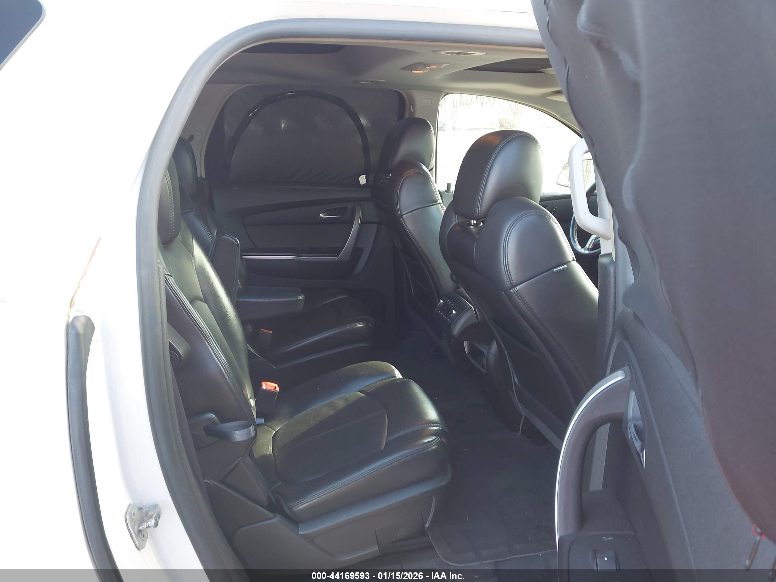 GMC ACADIA image 8