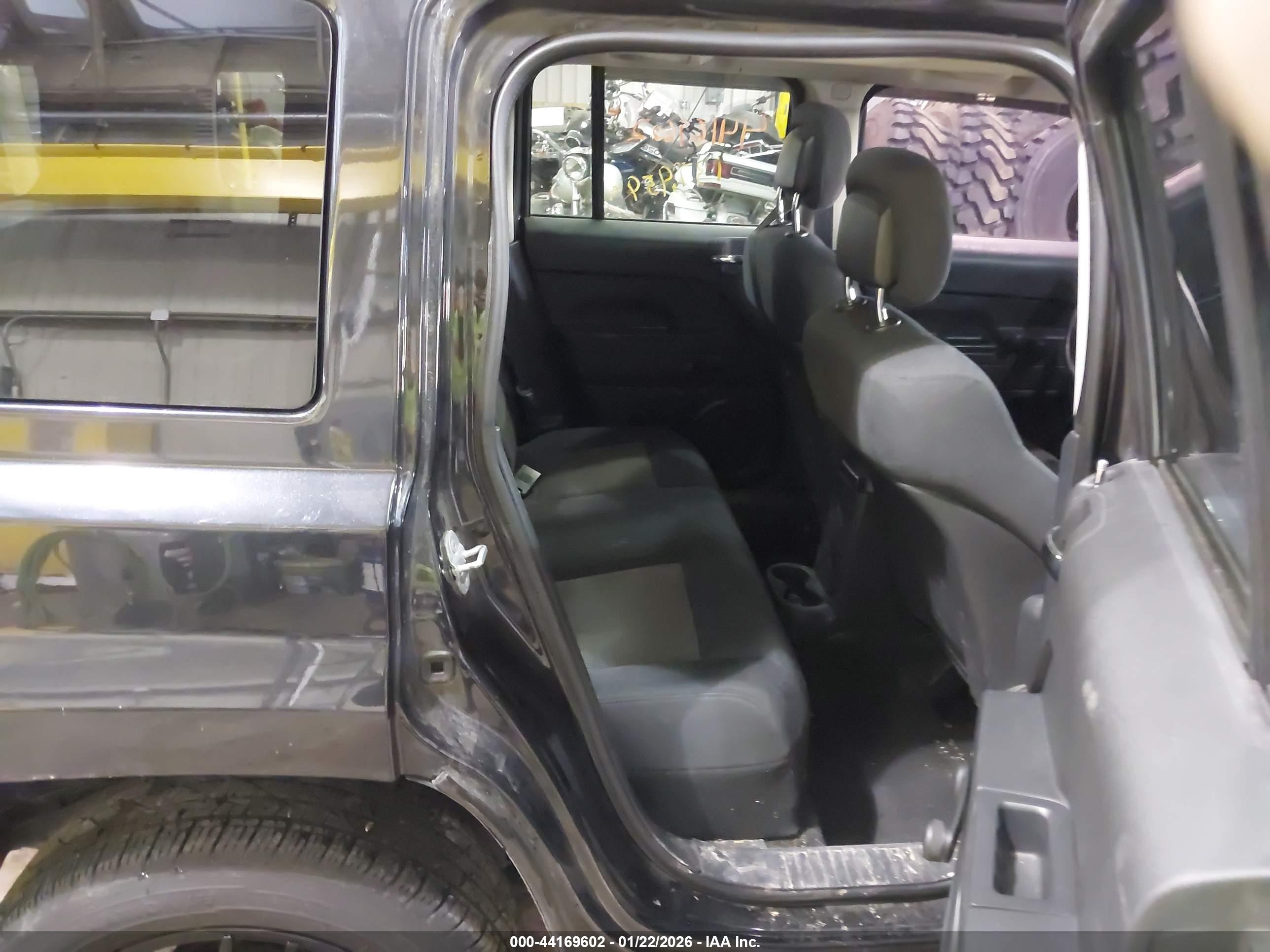 JEEP PATRIOT image 8