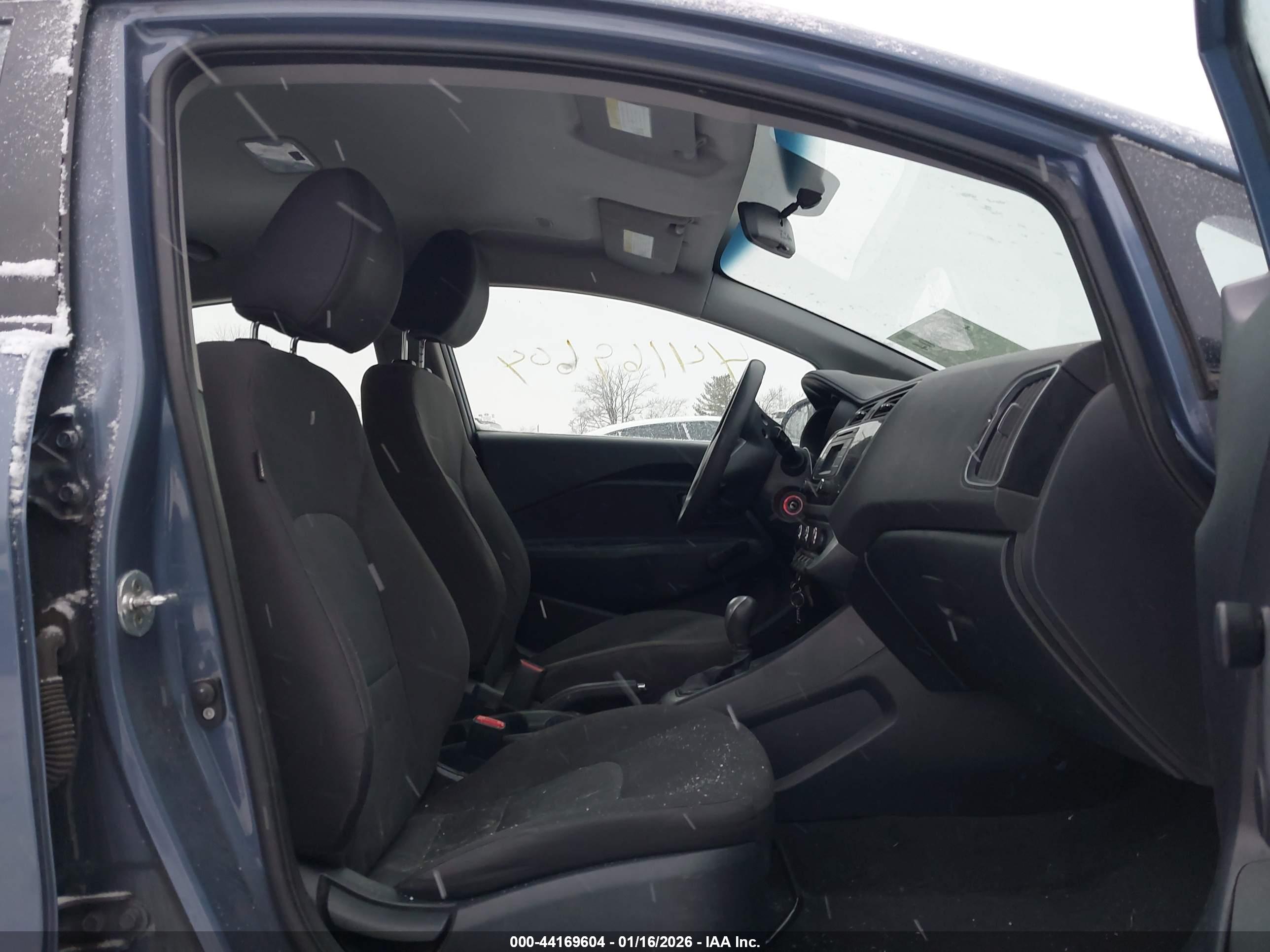 KIA RIO image 5