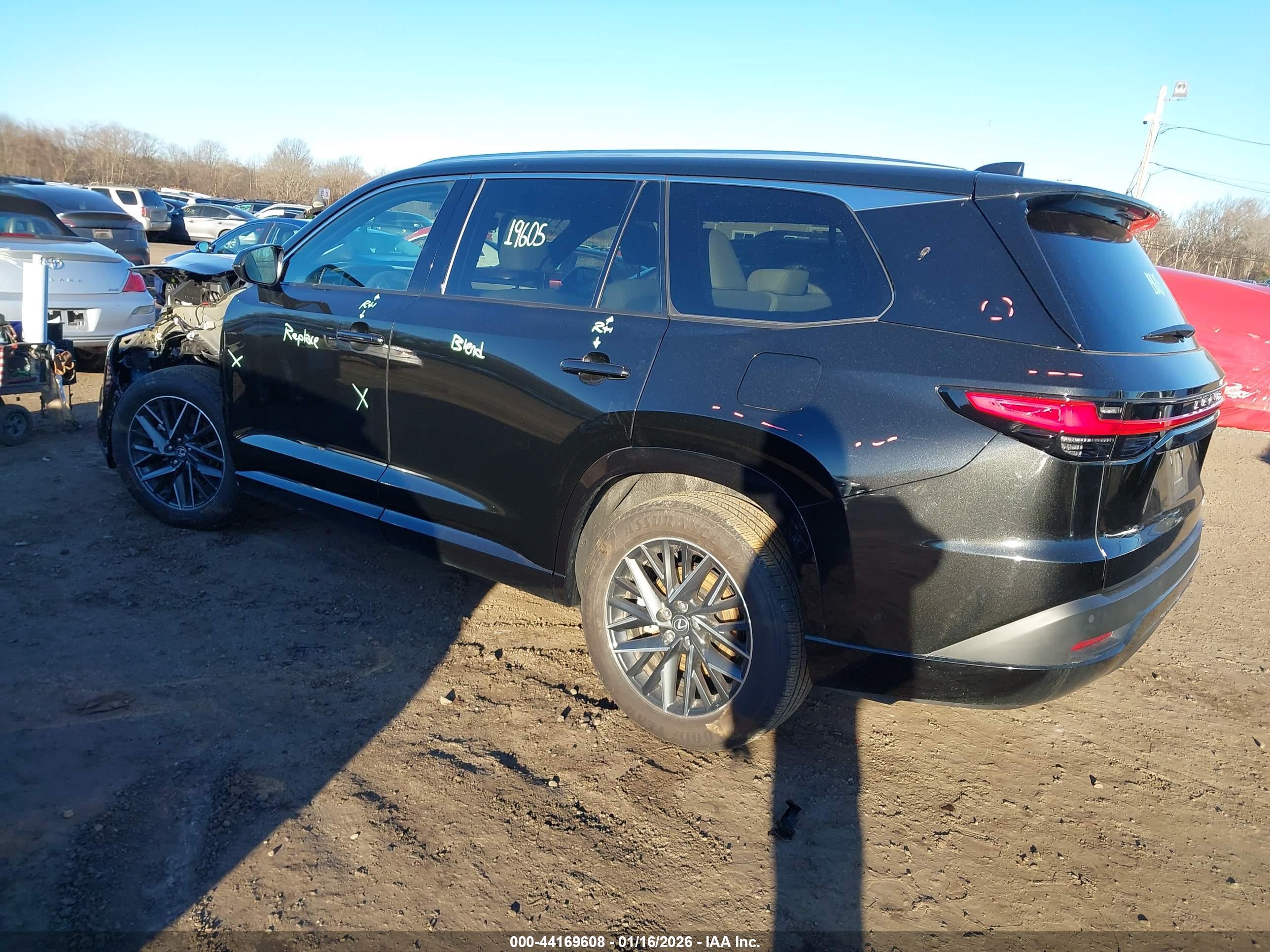 LEXUS TX image 3