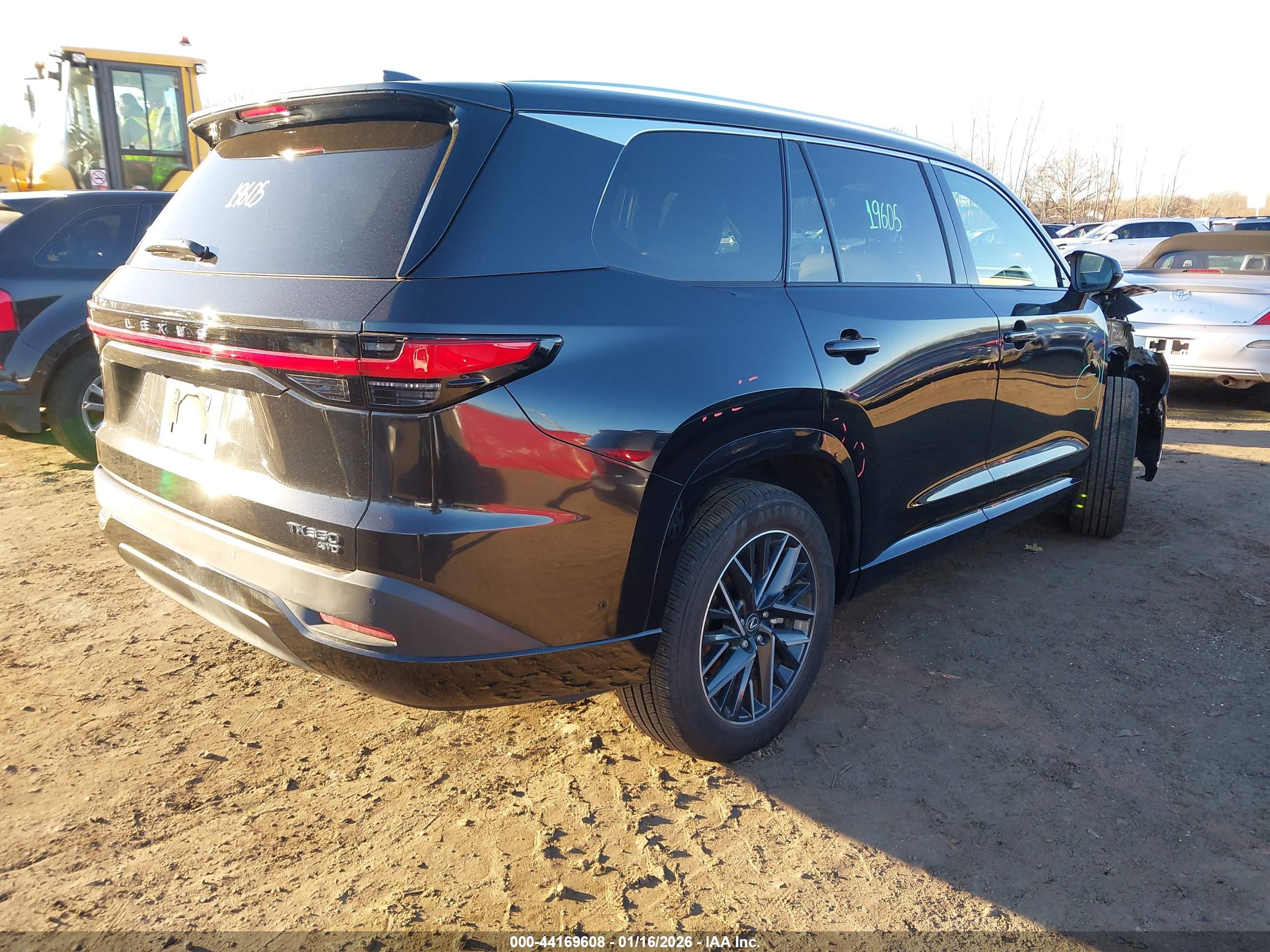 LEXUS TX image 4