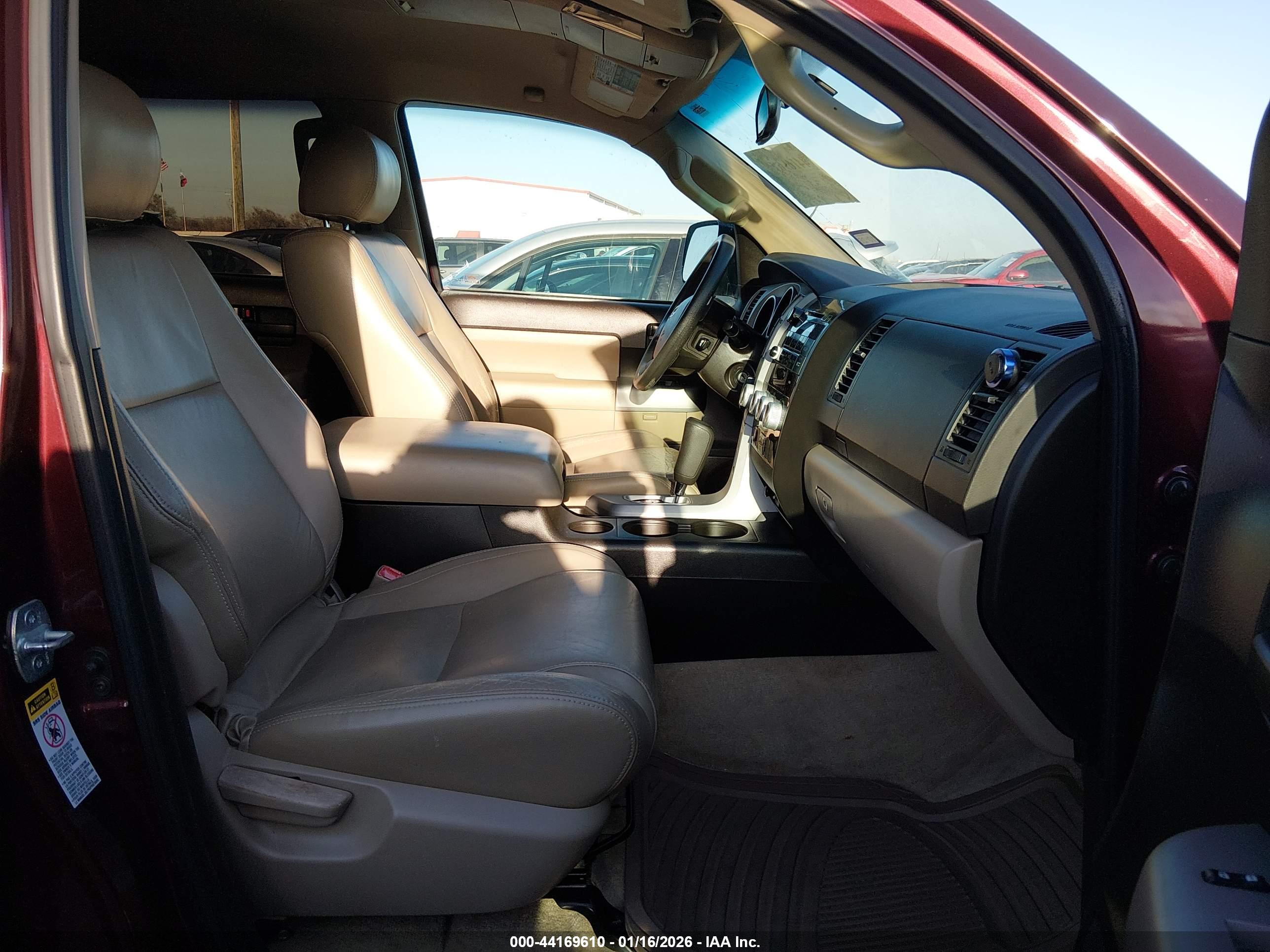 TOYOTA SEQUOIA image 5