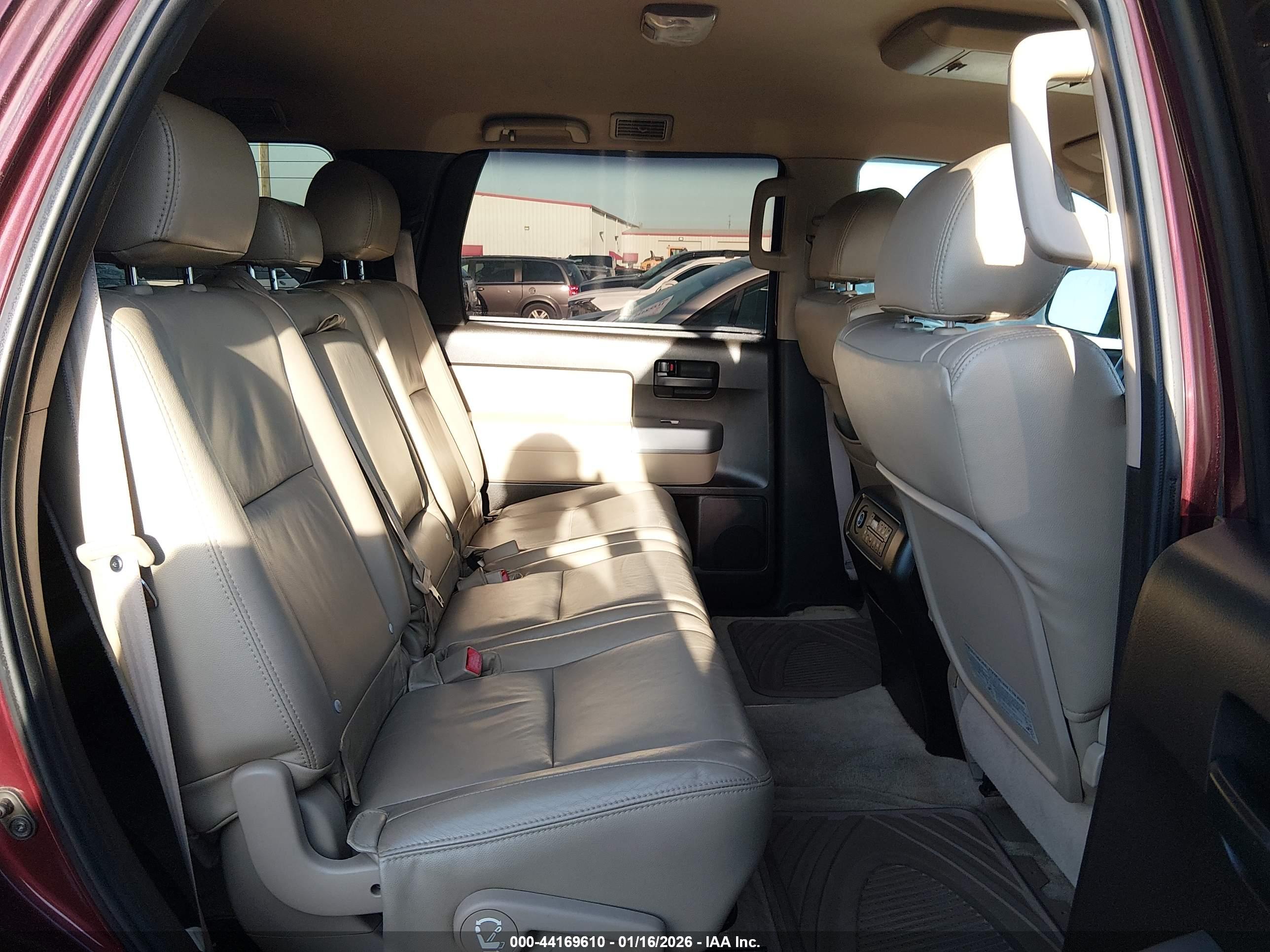 TOYOTA SEQUOIA image 8