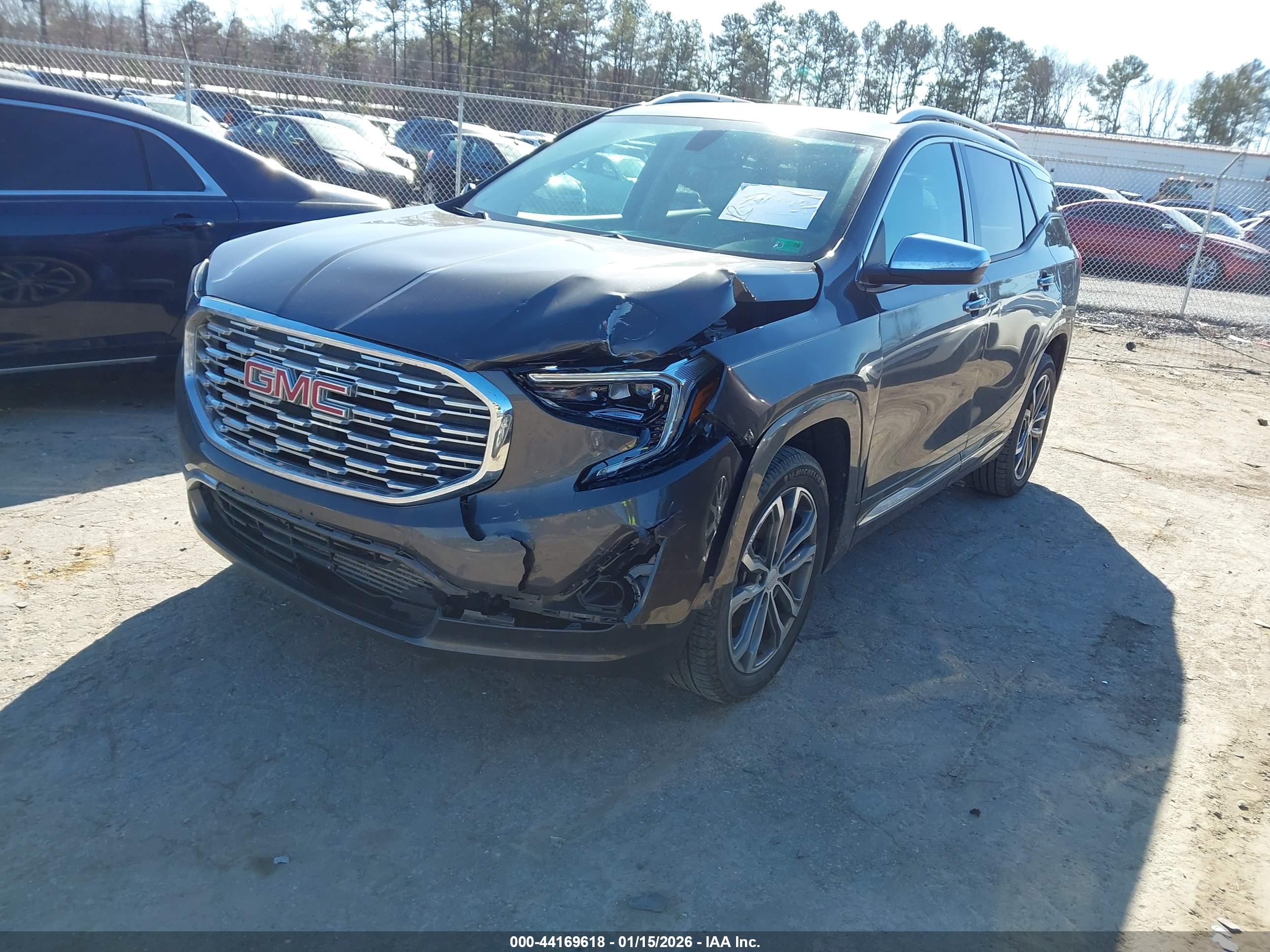GMC TERRAIN image 2