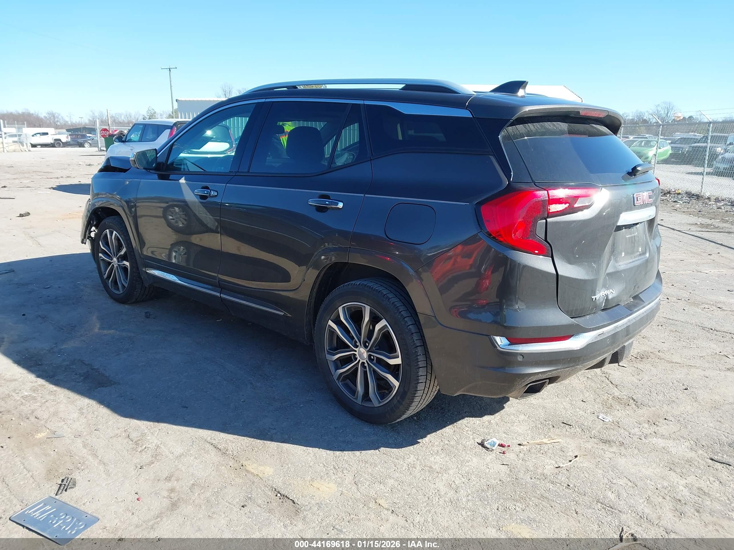 GMC TERRAIN image 3