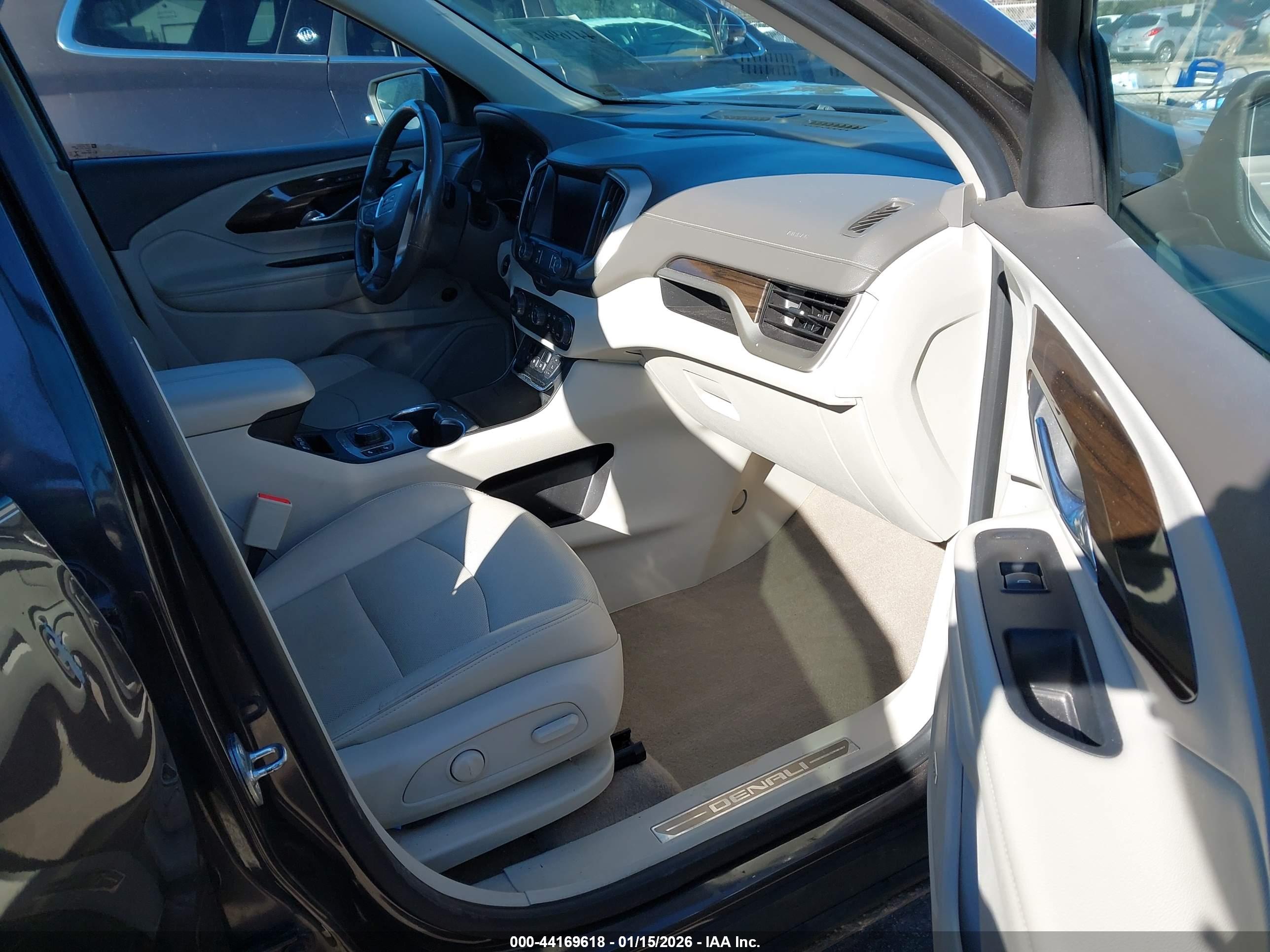 GMC TERRAIN image 5