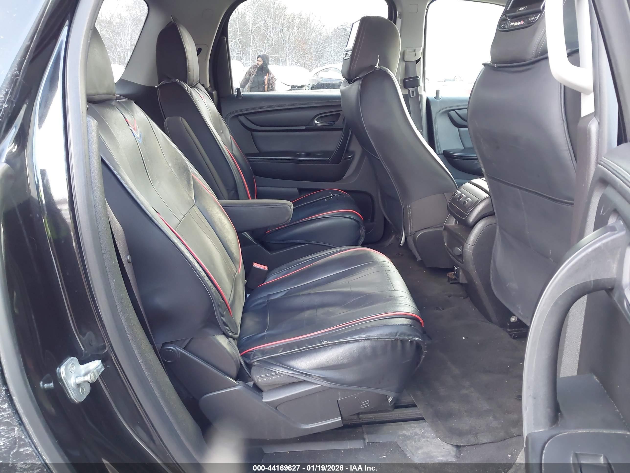 GMC ACADIA image 8