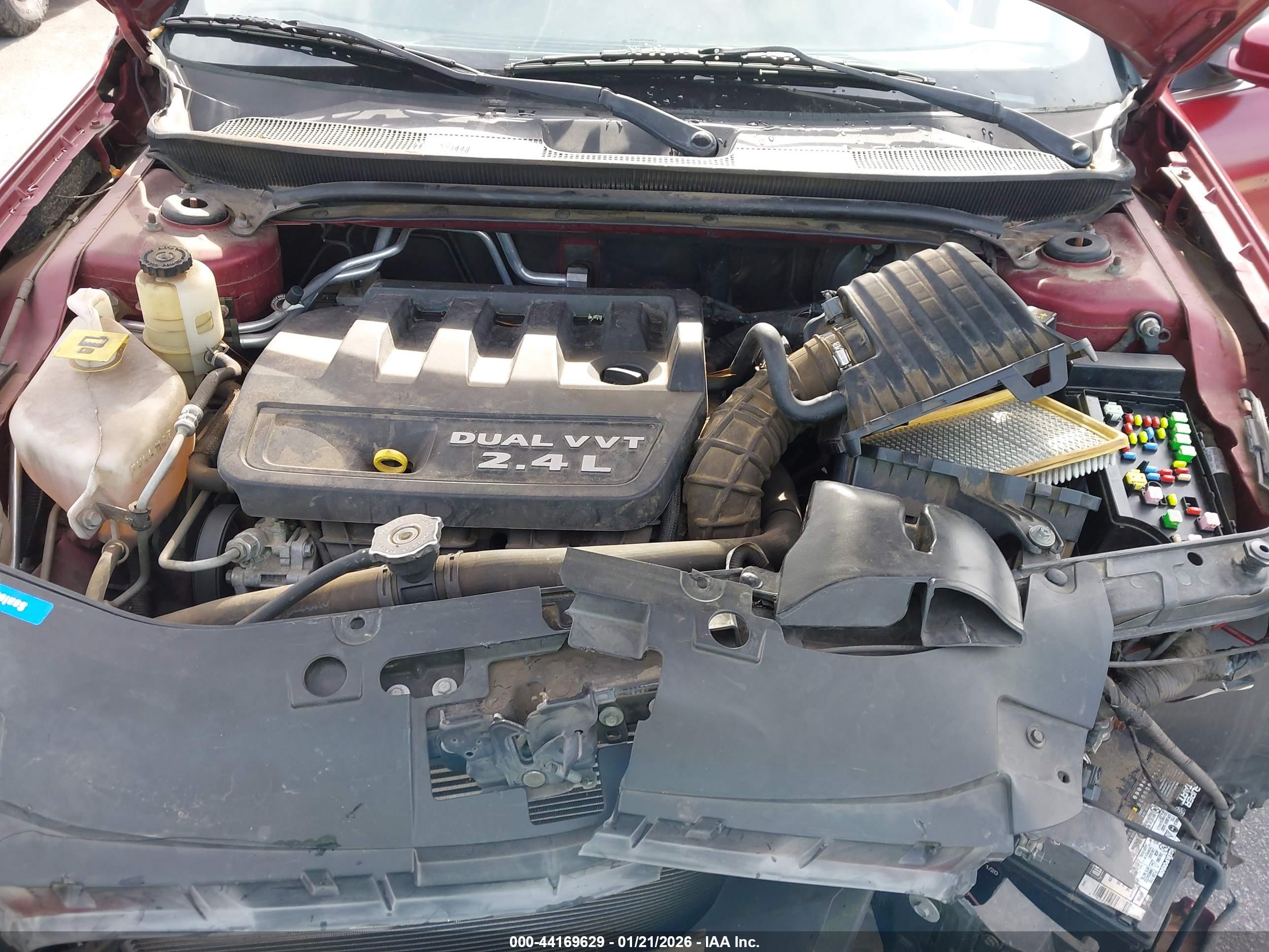 CHRYSLER 200 image 10