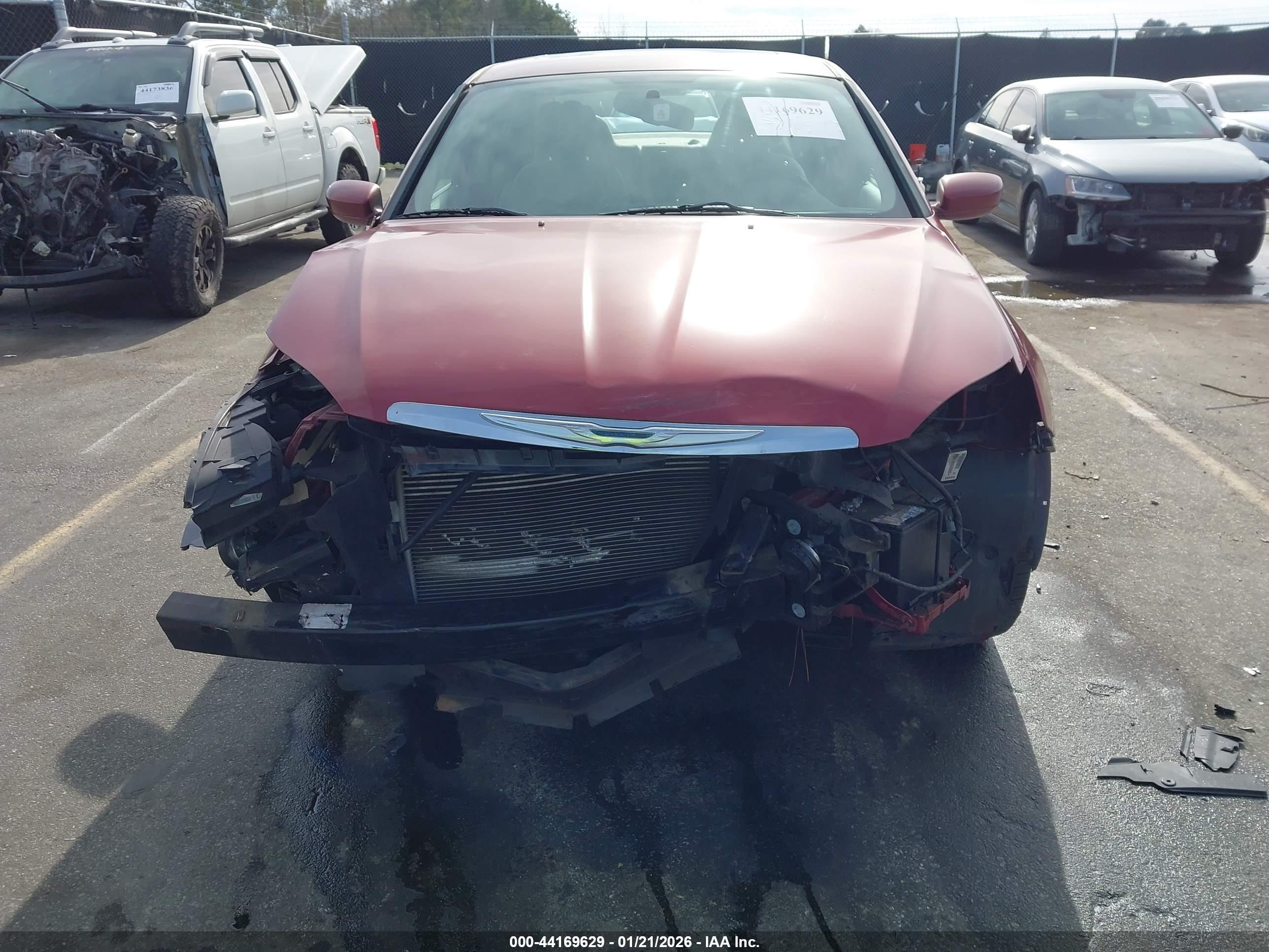 CHRYSLER 200 image 6