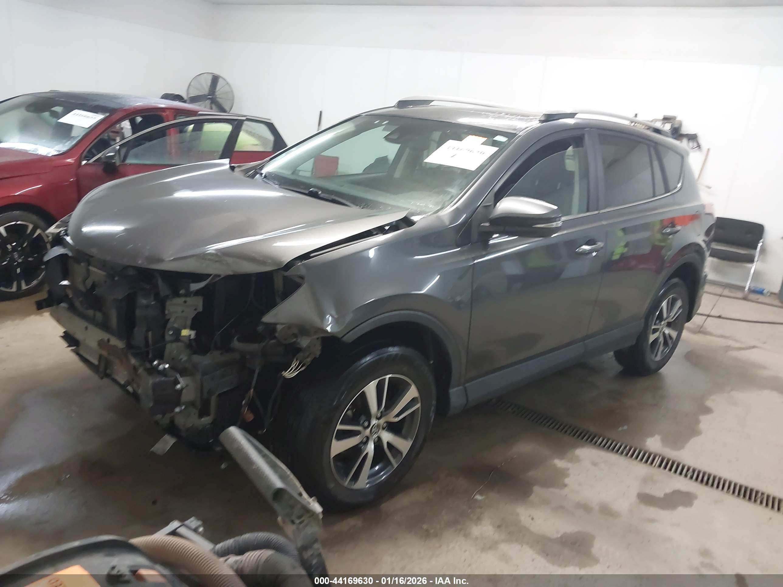 TOYOTA RAV4 image 2