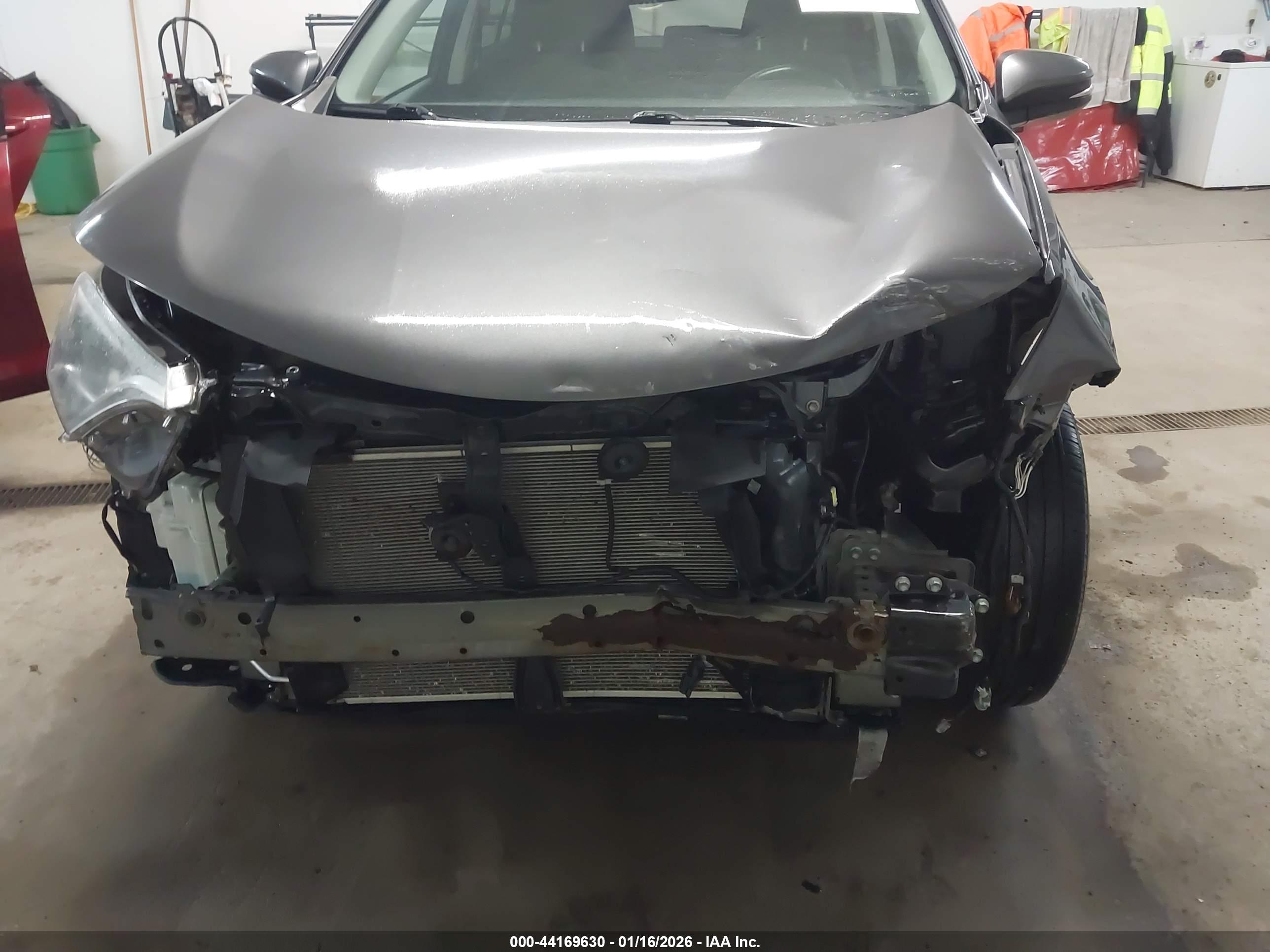 TOYOTA RAV4 image 6