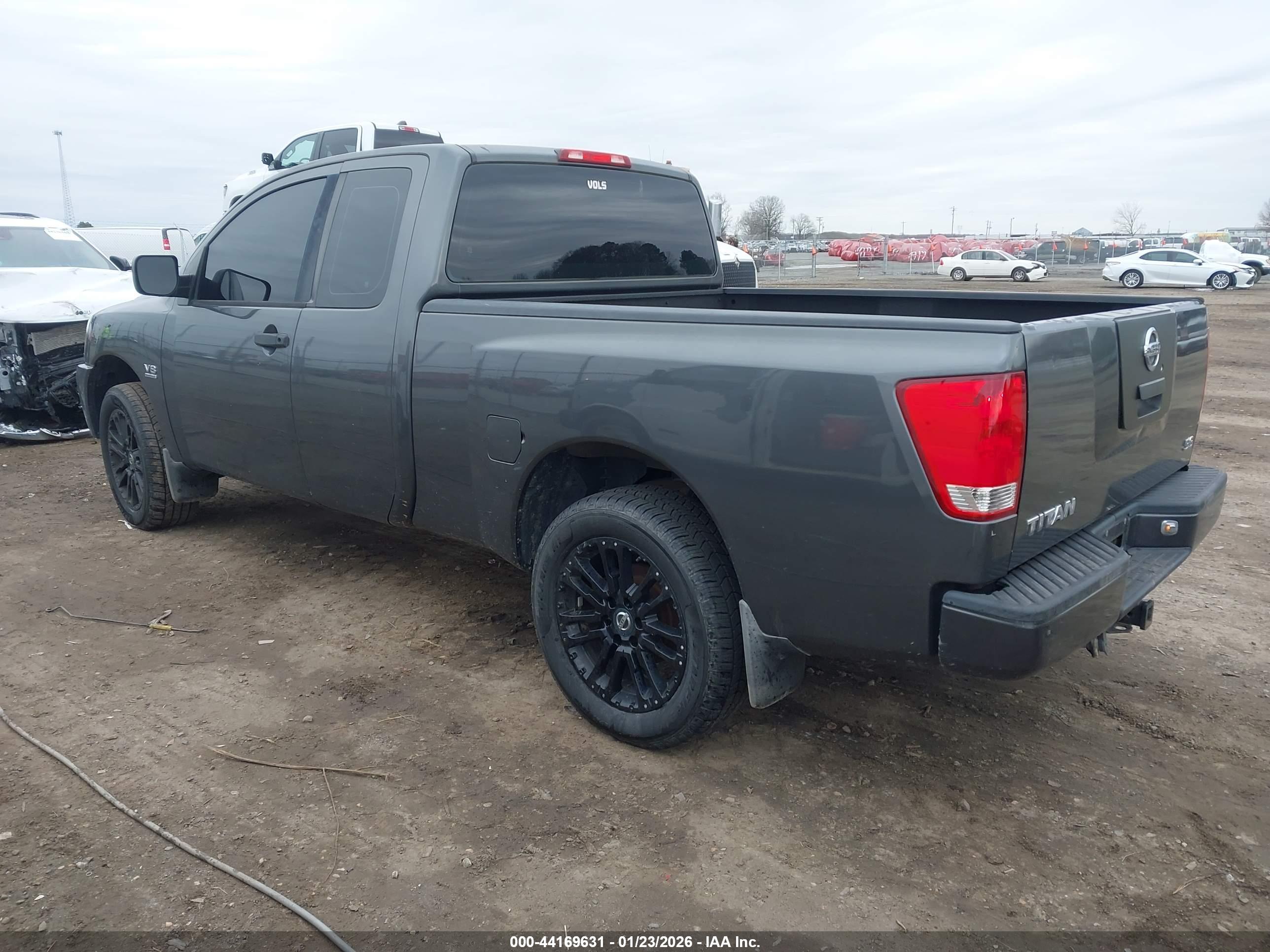 NISSAN TITAN image 3