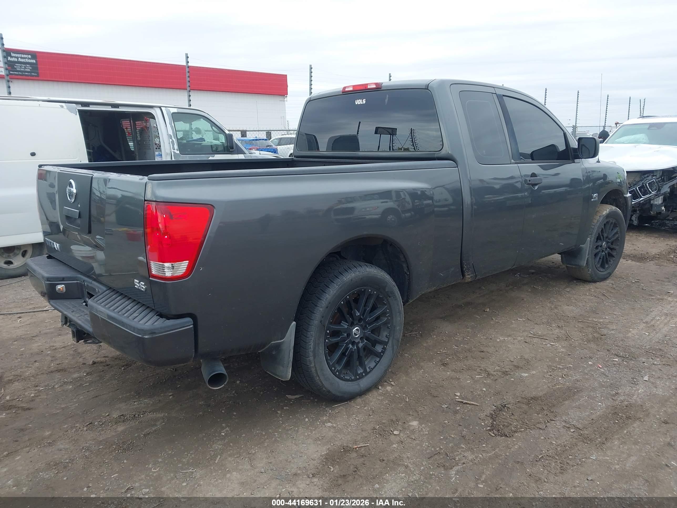 NISSAN TITAN image 4