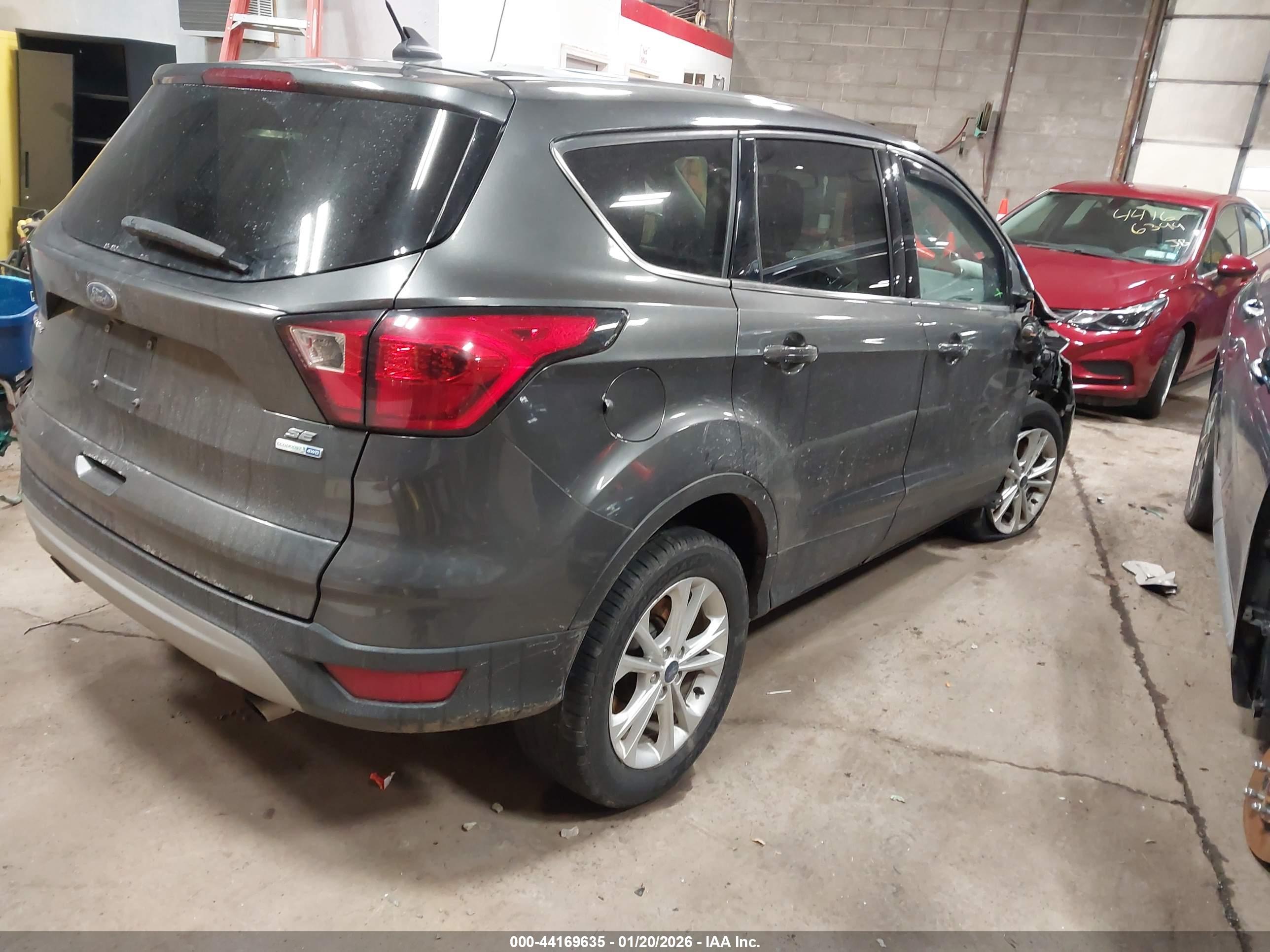 FORD ESCAPE image 4