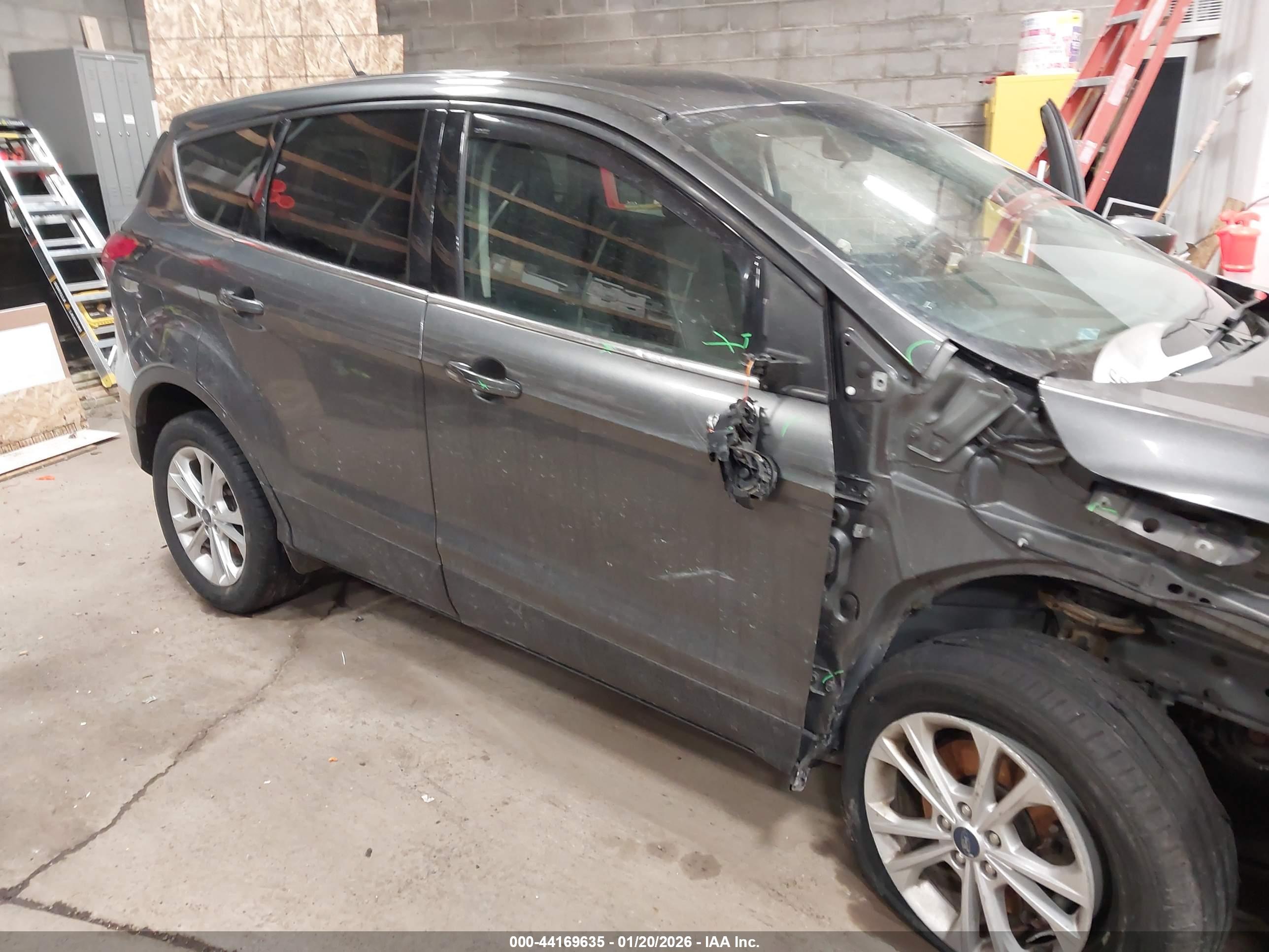 FORD ESCAPE image 6