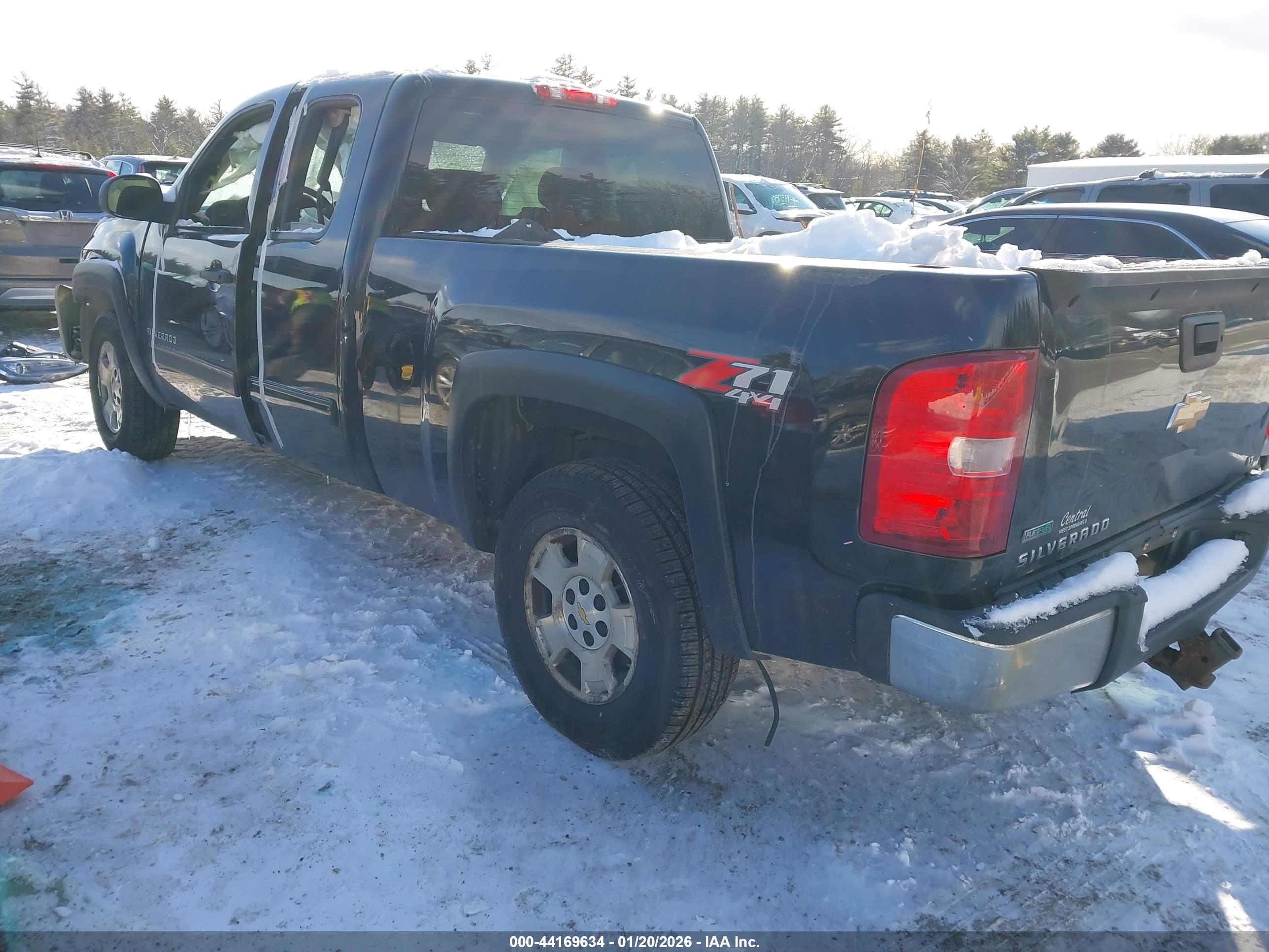 CHEVROLET SILVERADO image 3
