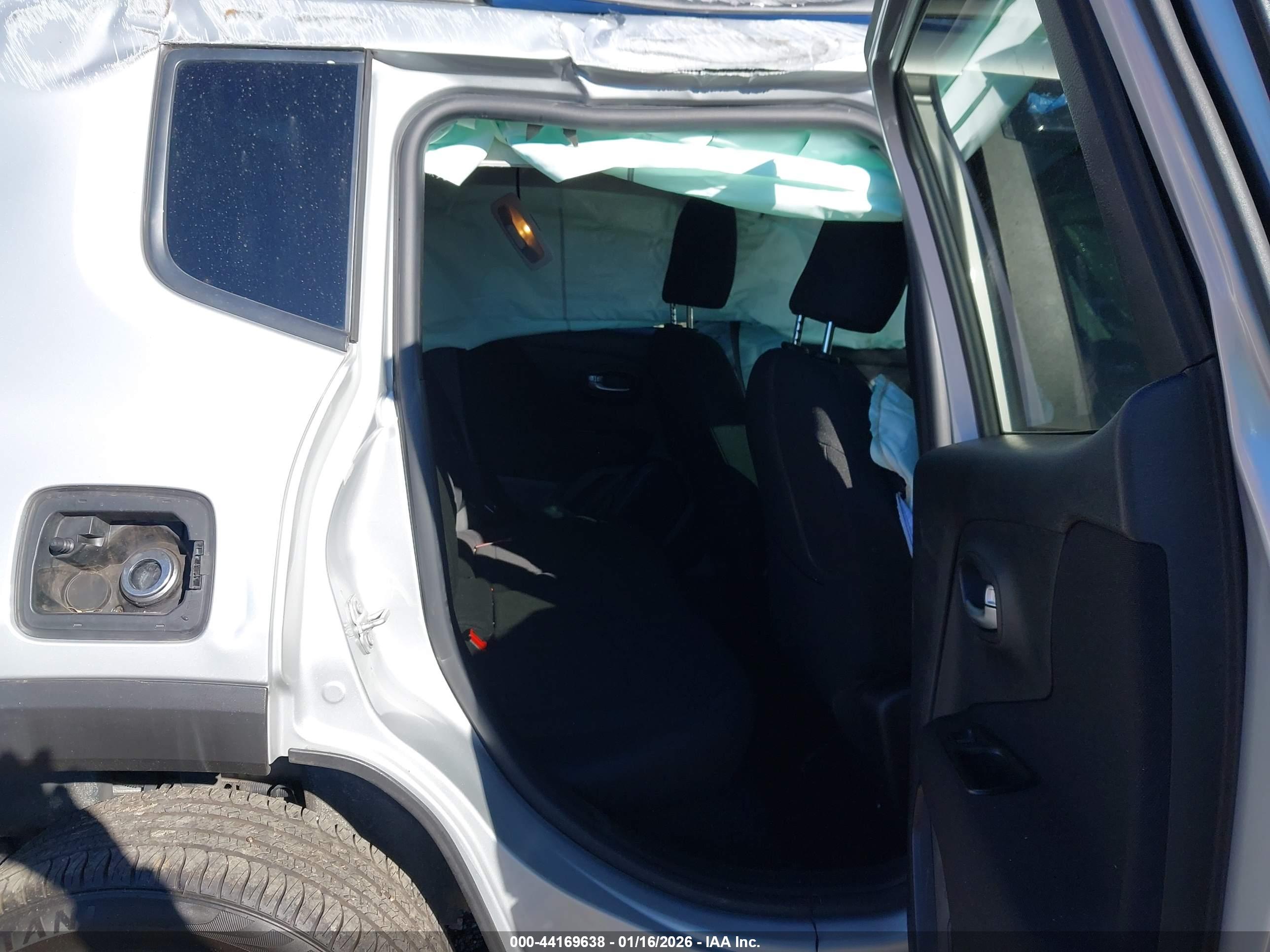JEEP RENEGADE image 8