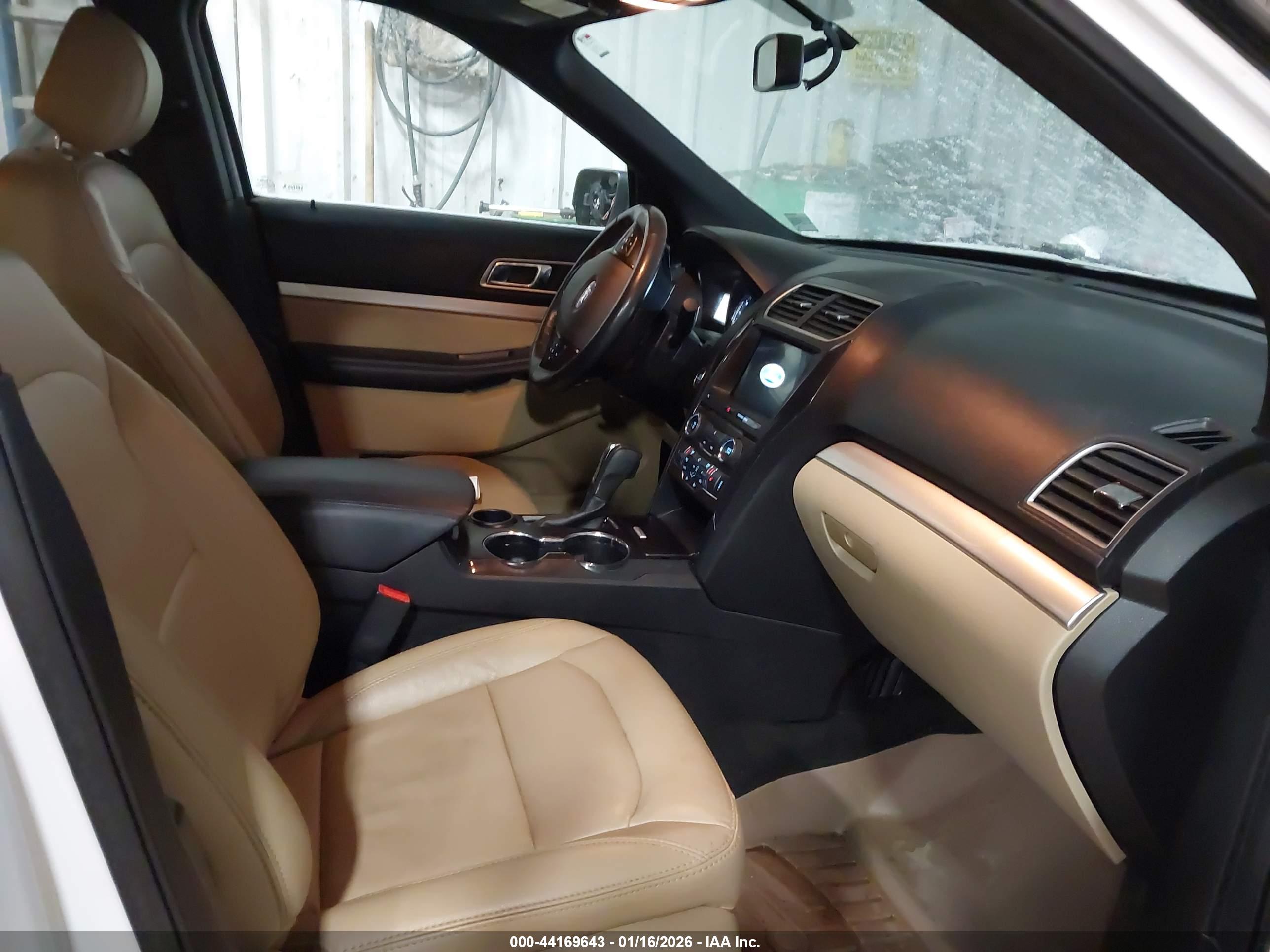 FORD EXPLORER image 5