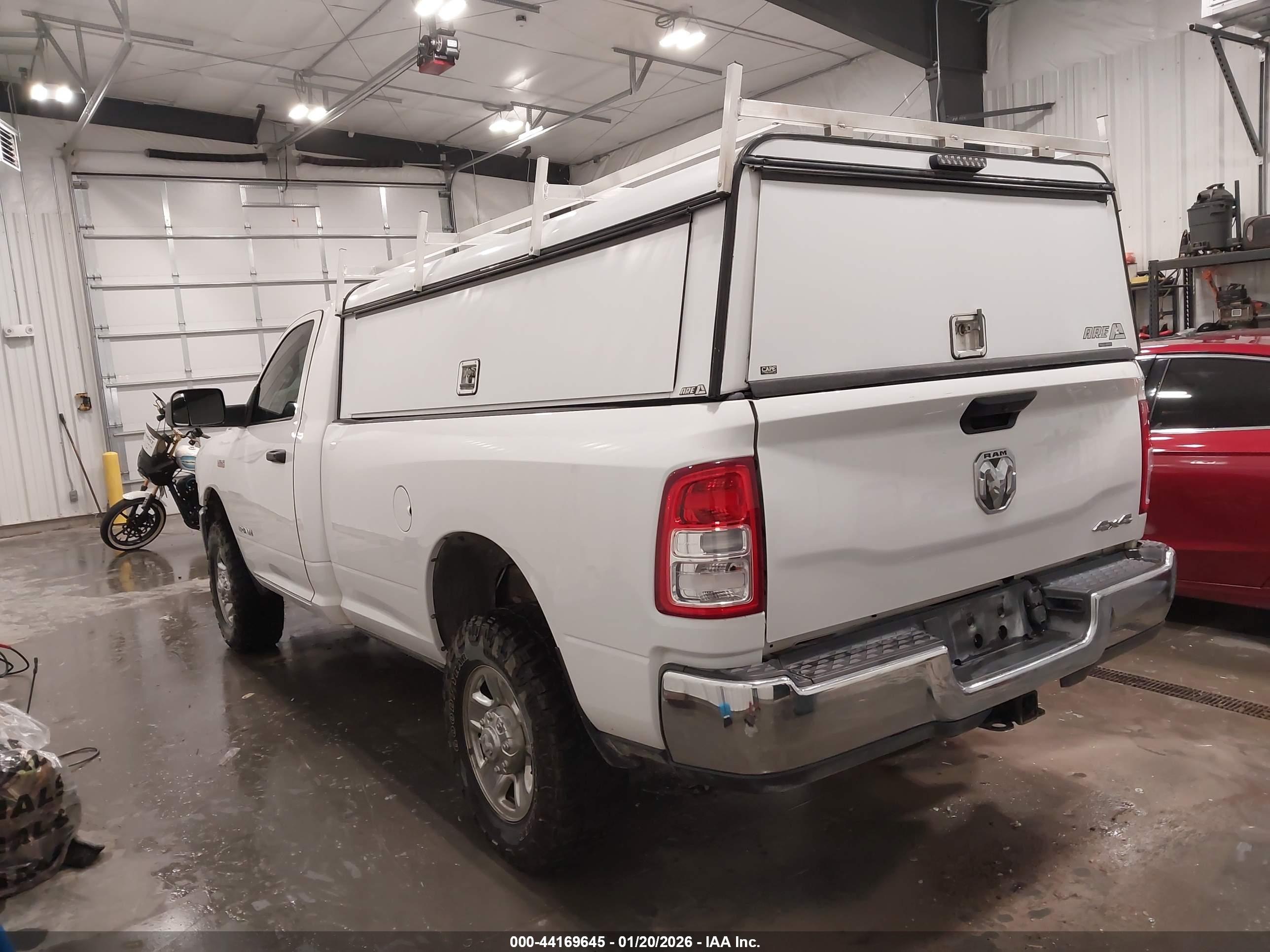 RAM 2500 image 3