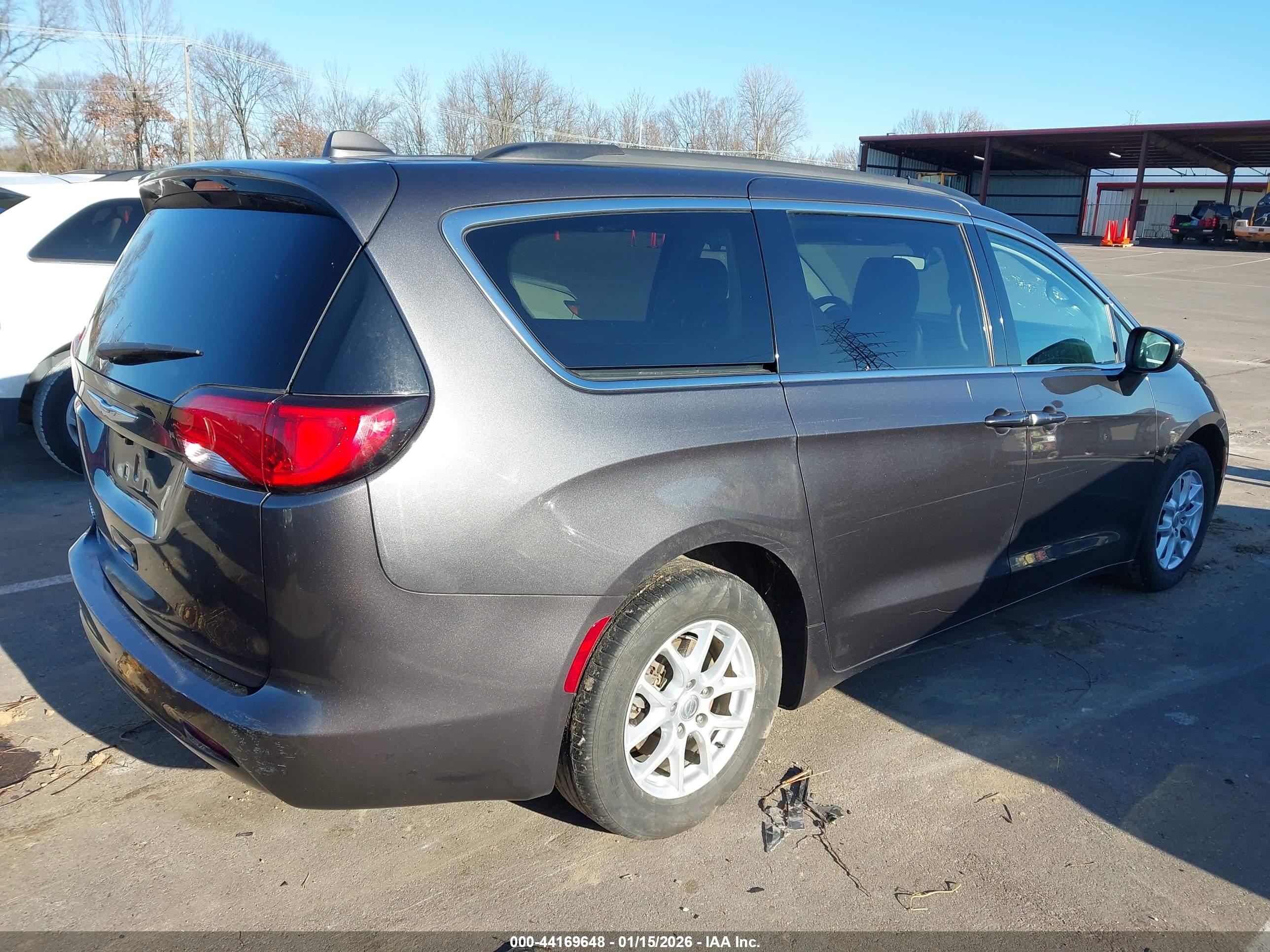 CHRYSLER VOYAGER image 4