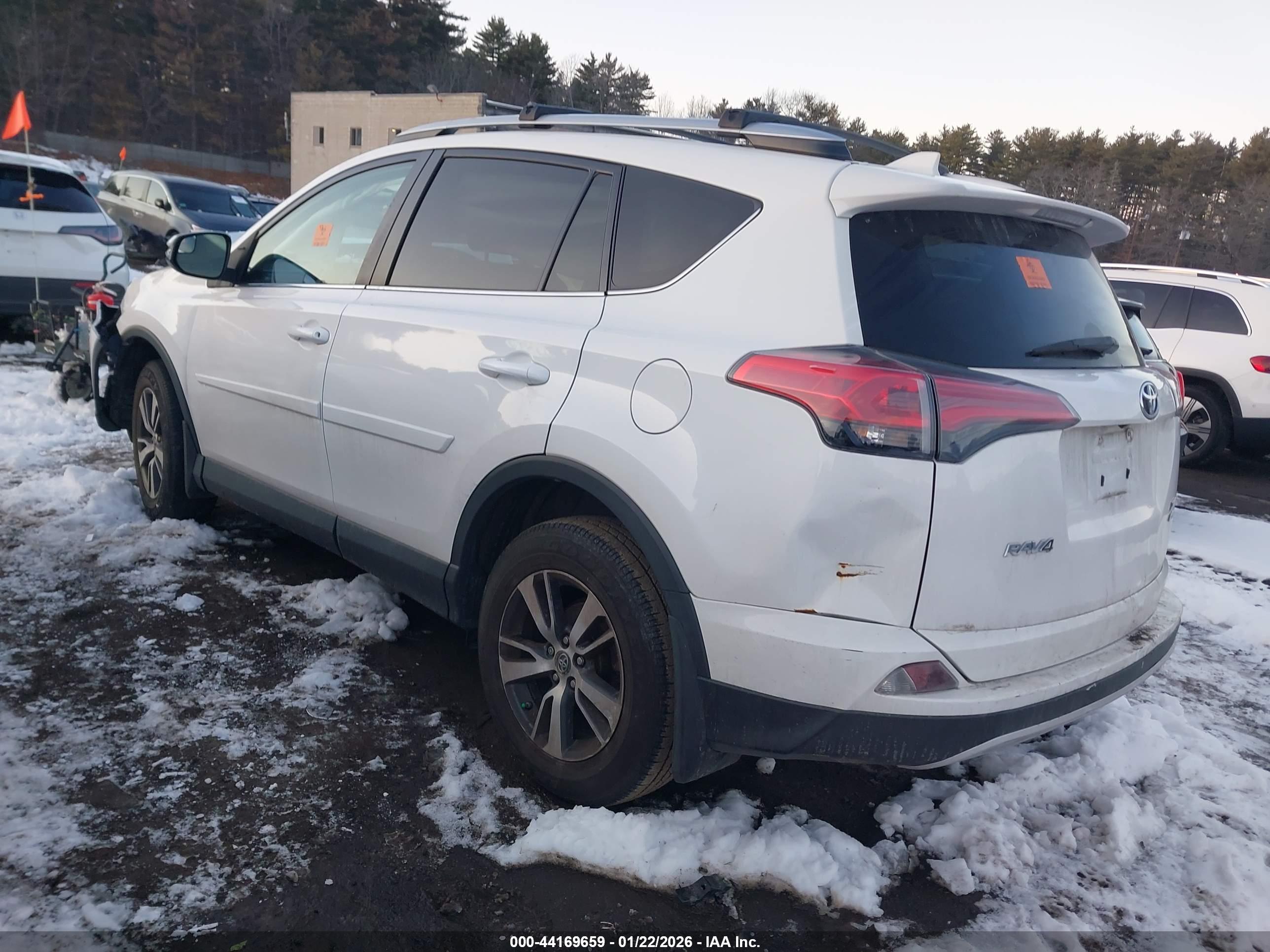 TOYOTA RAV4 image 3