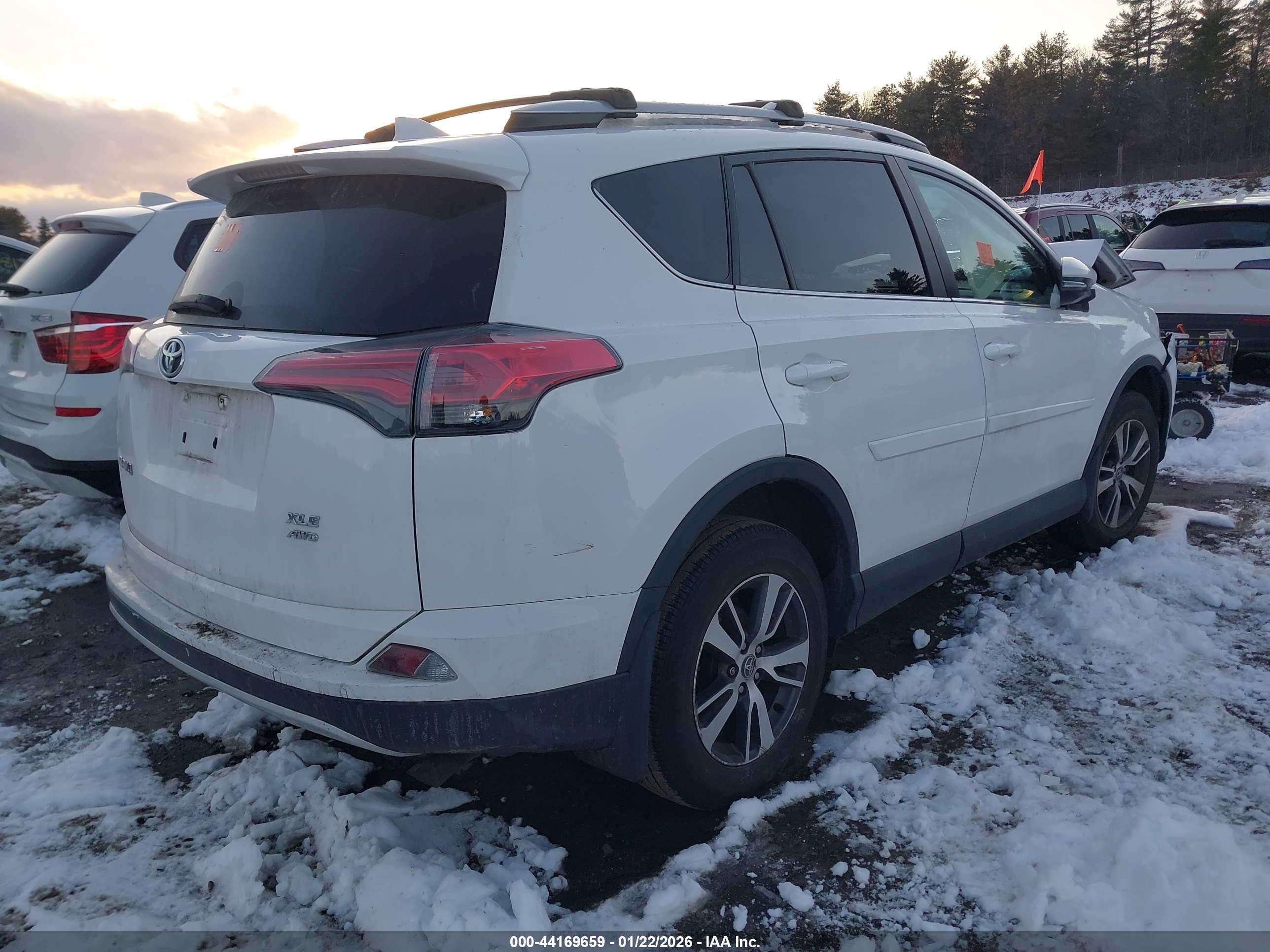 TOYOTA RAV4 image 4