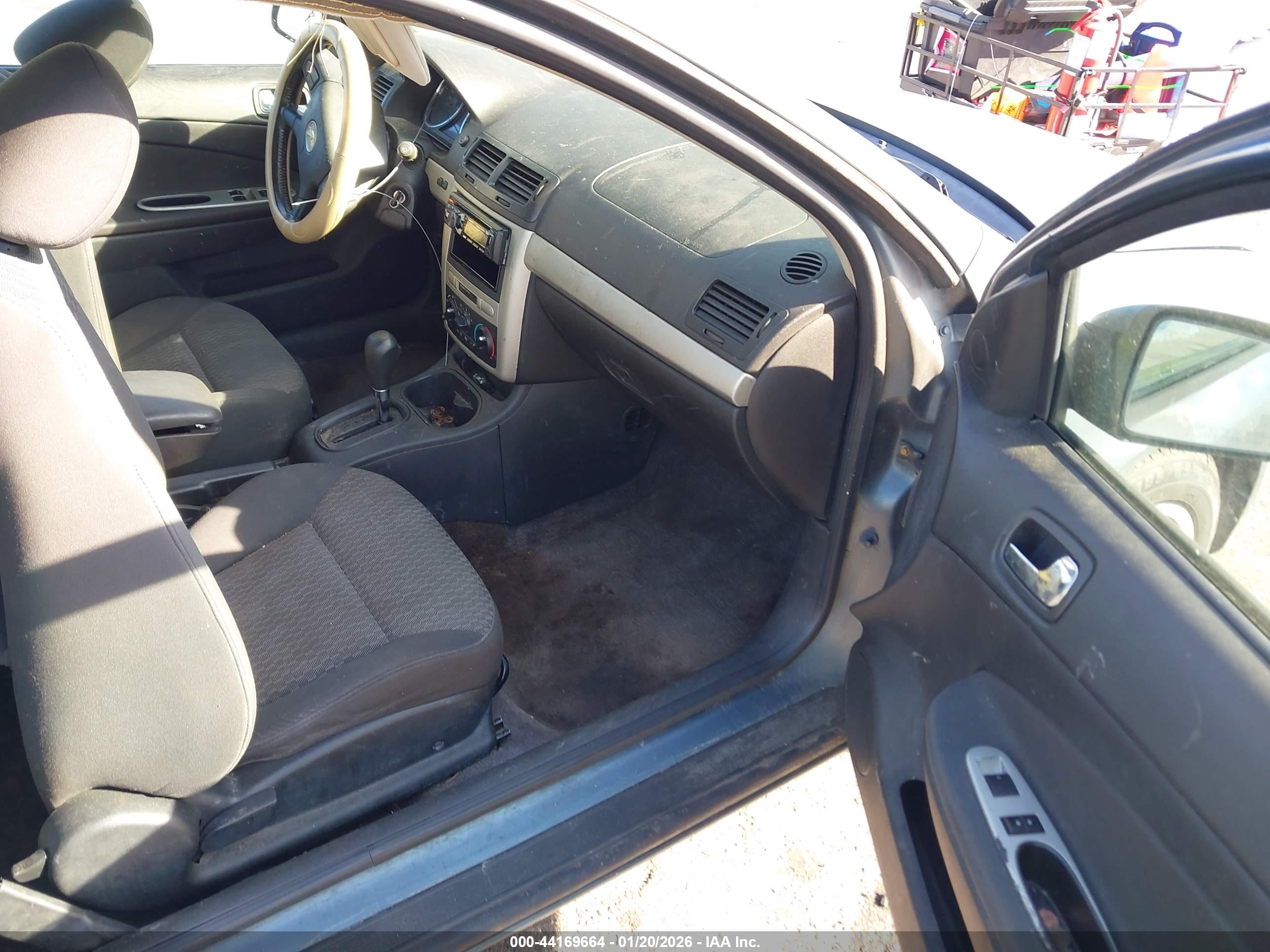 CHEVROLET COBALT image 5