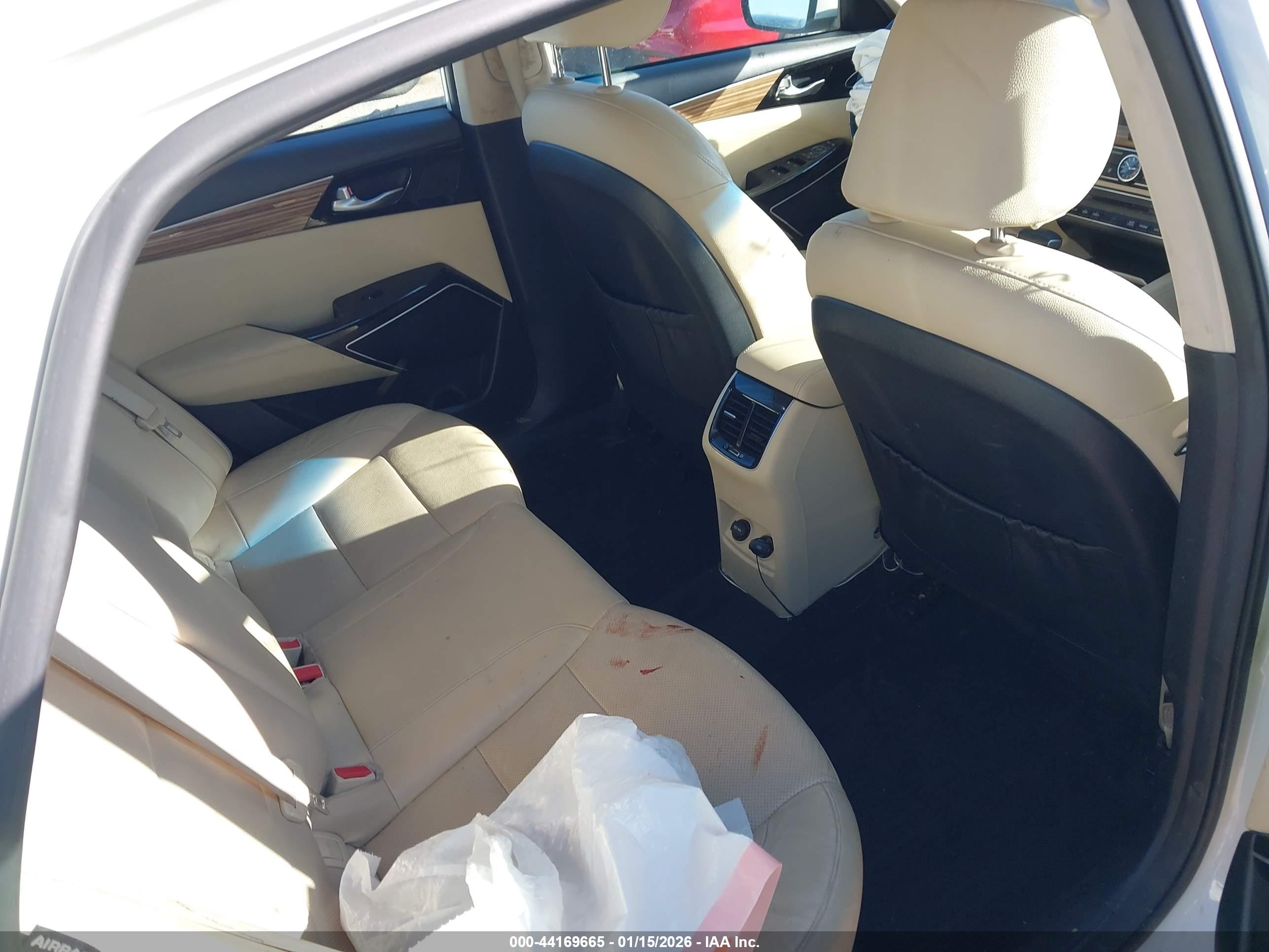 KIA CADENZA image 8