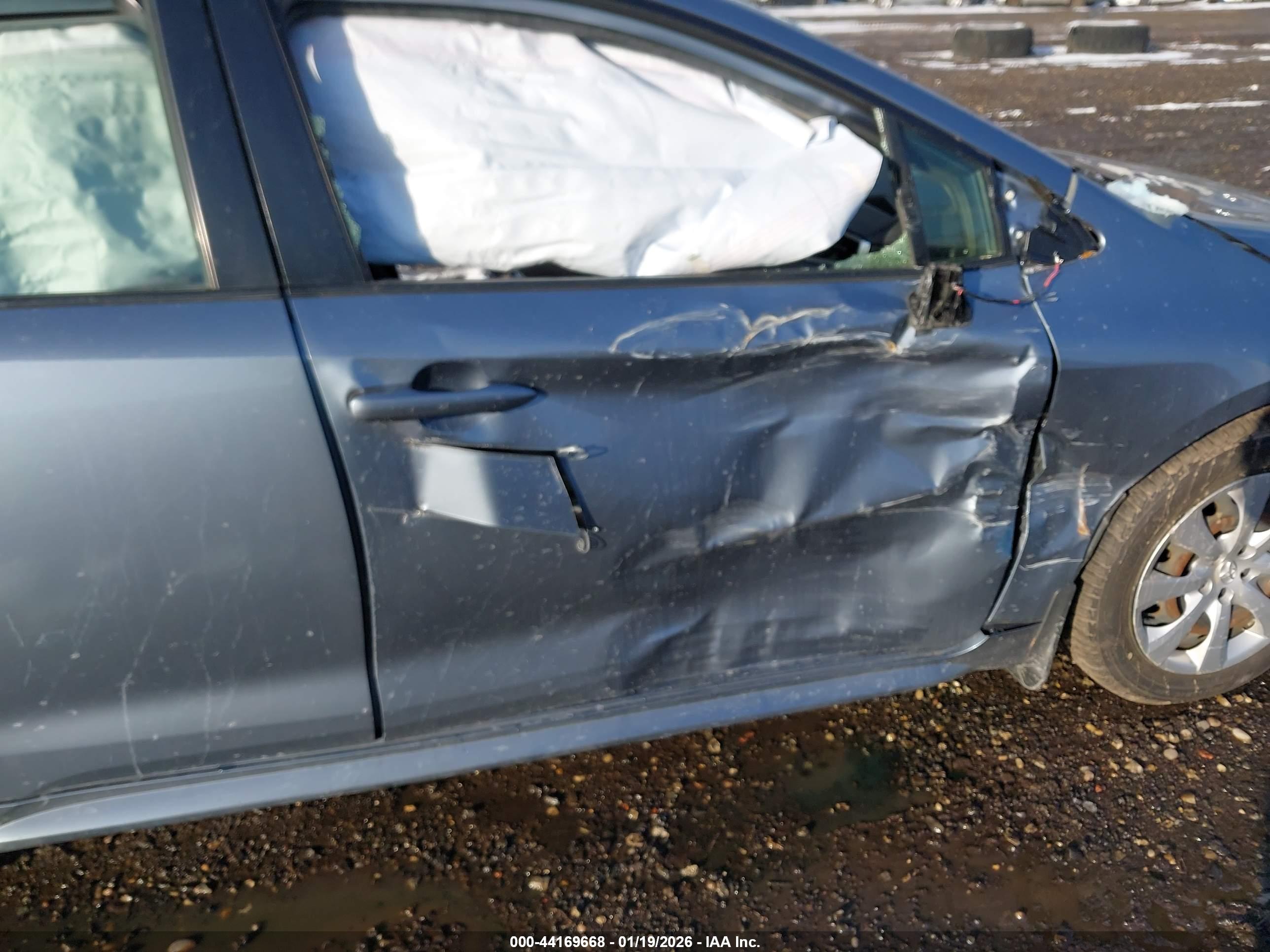 TOYOTA COROLLA image 6