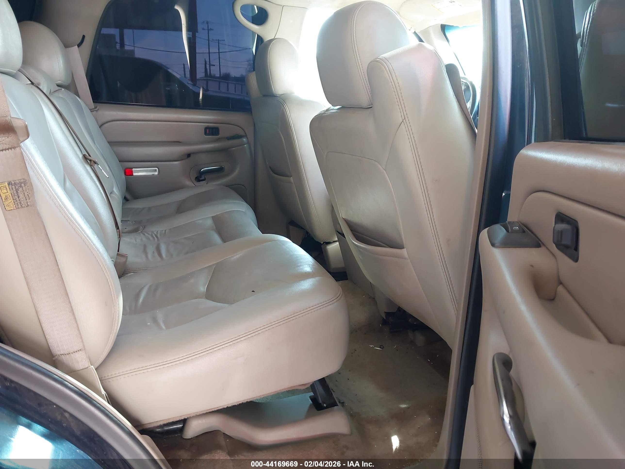 CHEVROLET TAHOE image 8