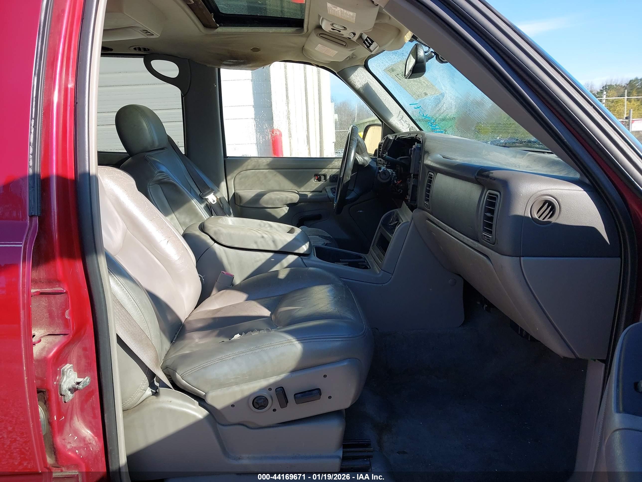 CHEVROLET TAHOE image 5