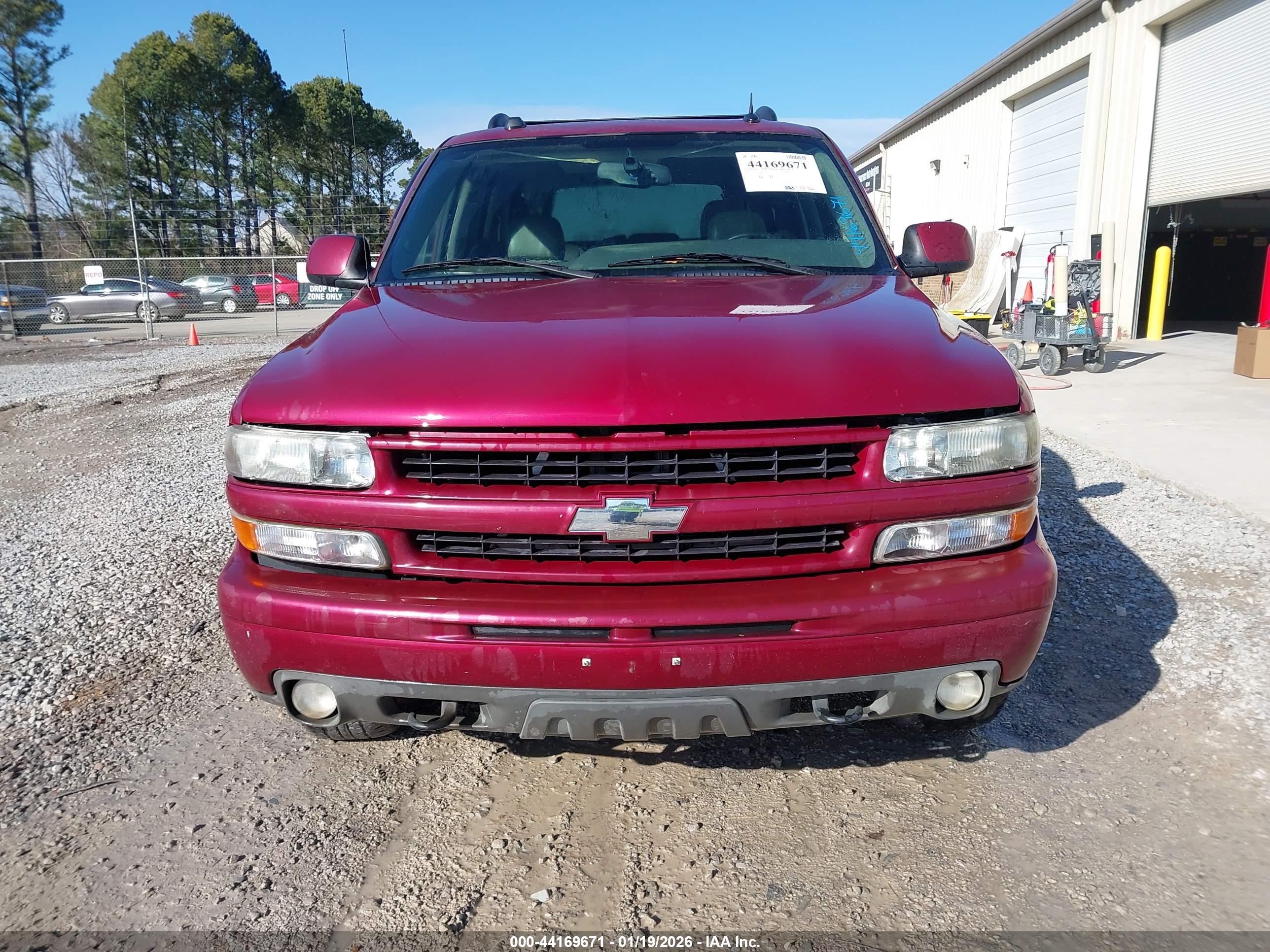 CHEVROLET TAHOE image 6